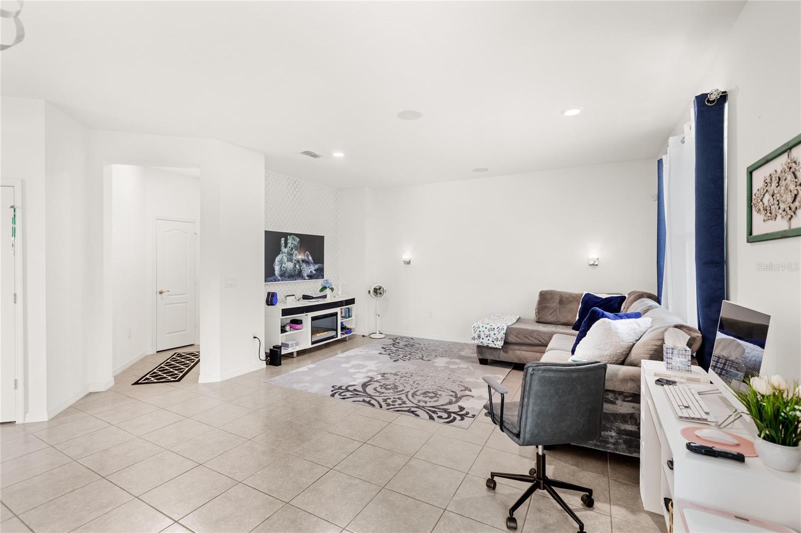 Image 9 of 34 For 8018 Bowery Drive