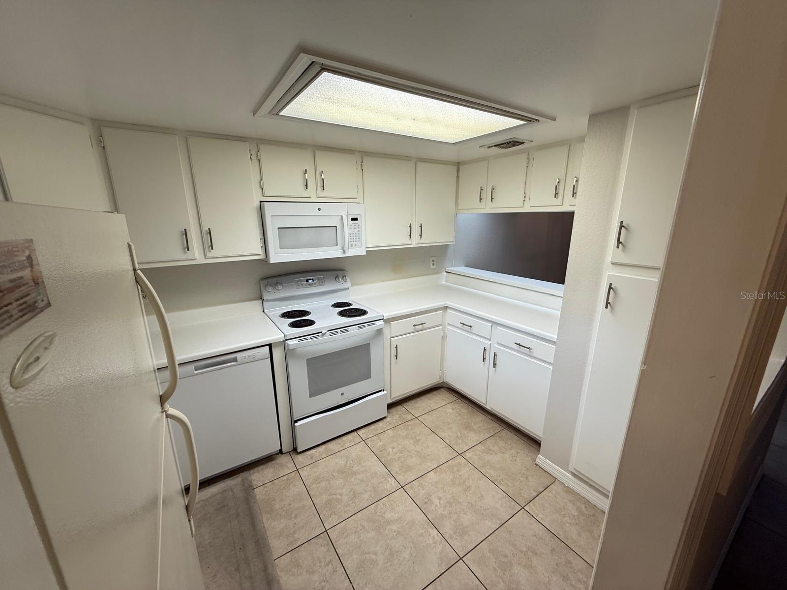 Image 17 of 43 For 614 Grenadine Court S
