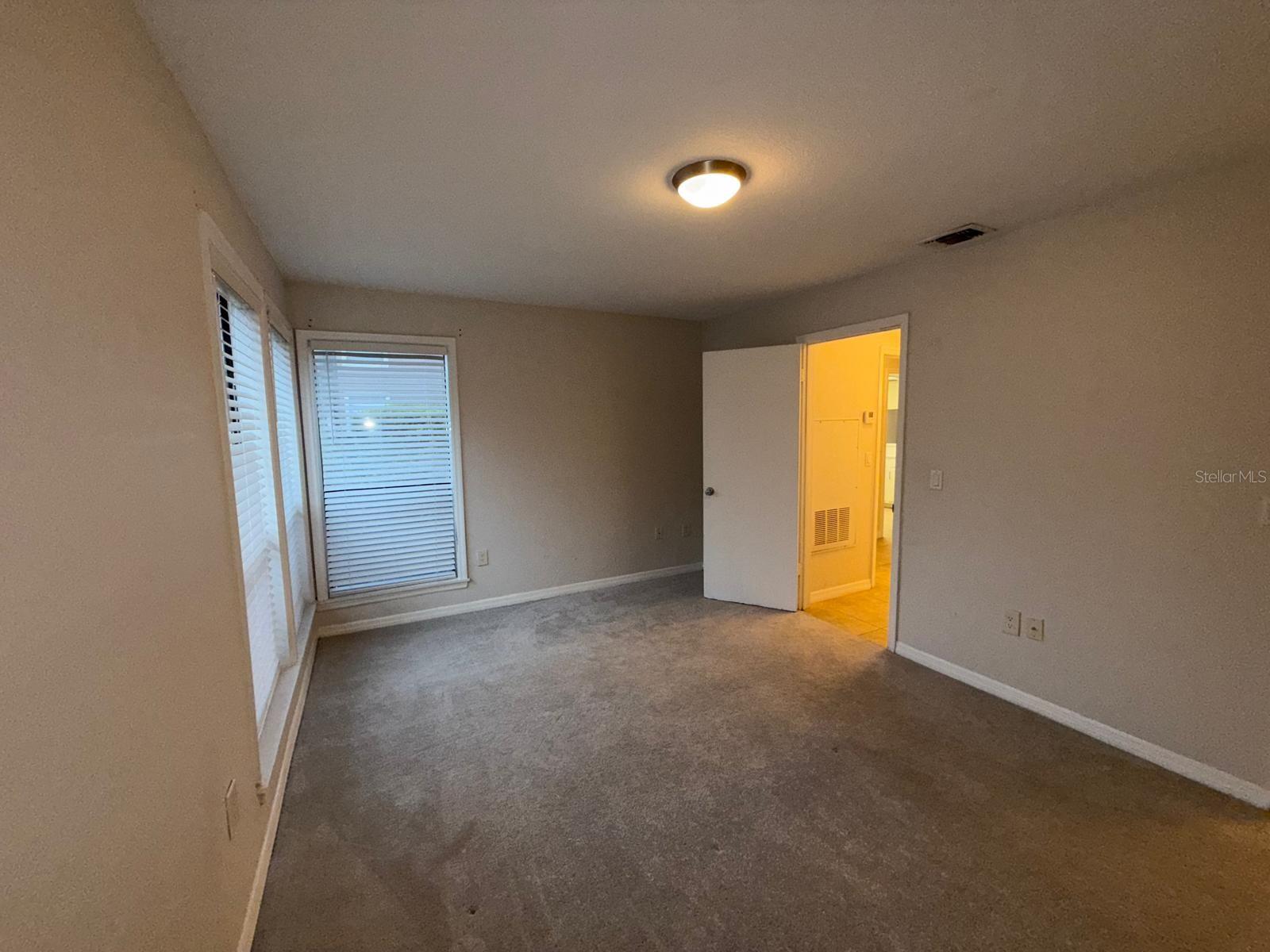 Image 19 of 43 For 614 Grenadine Court S