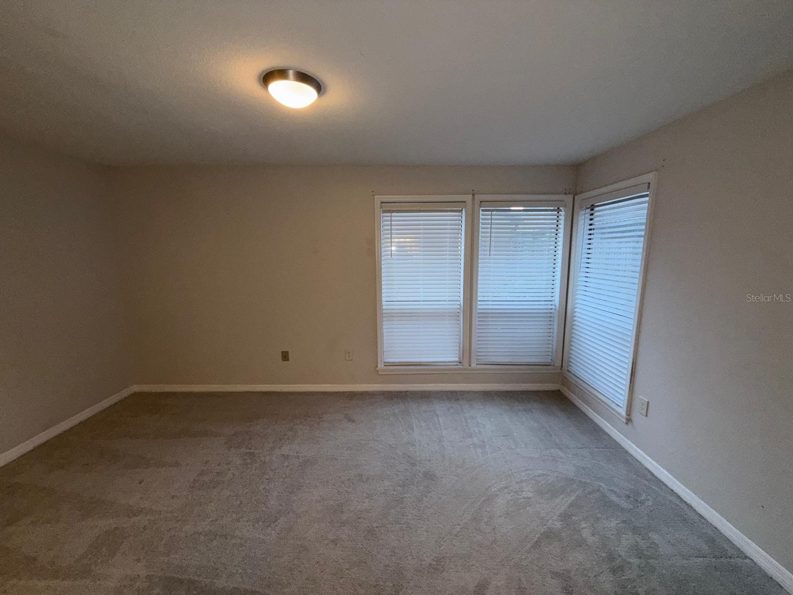 Image 21 of 43 For 614 Grenadine Court S