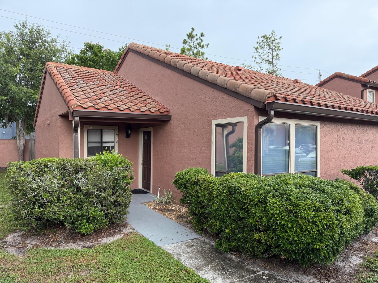 Image 36 of 43 For 614 Grenadine Court S