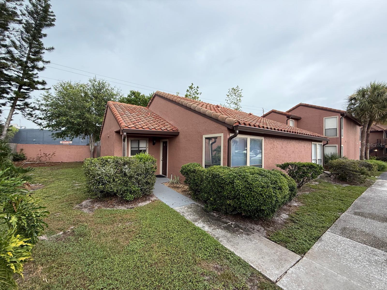 Image 37 of 43 For 614 Grenadine Court S