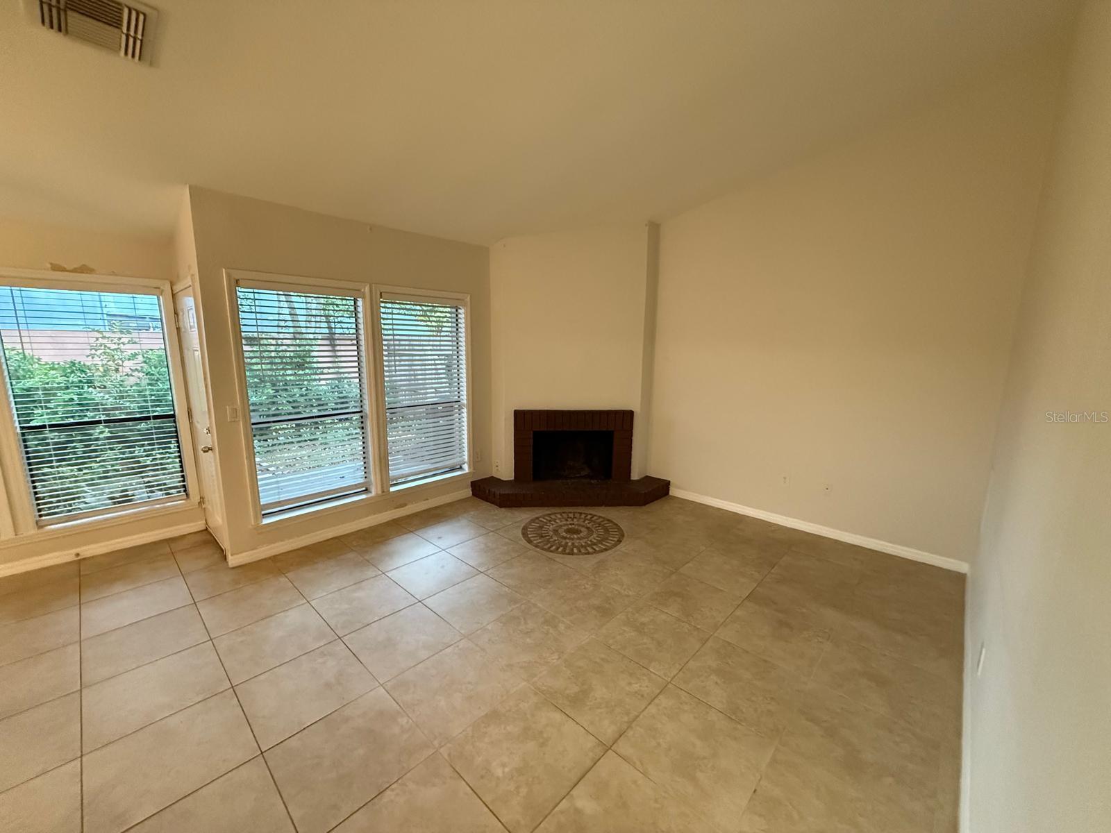 Image 4 of 43 For 614 Grenadine Court S
