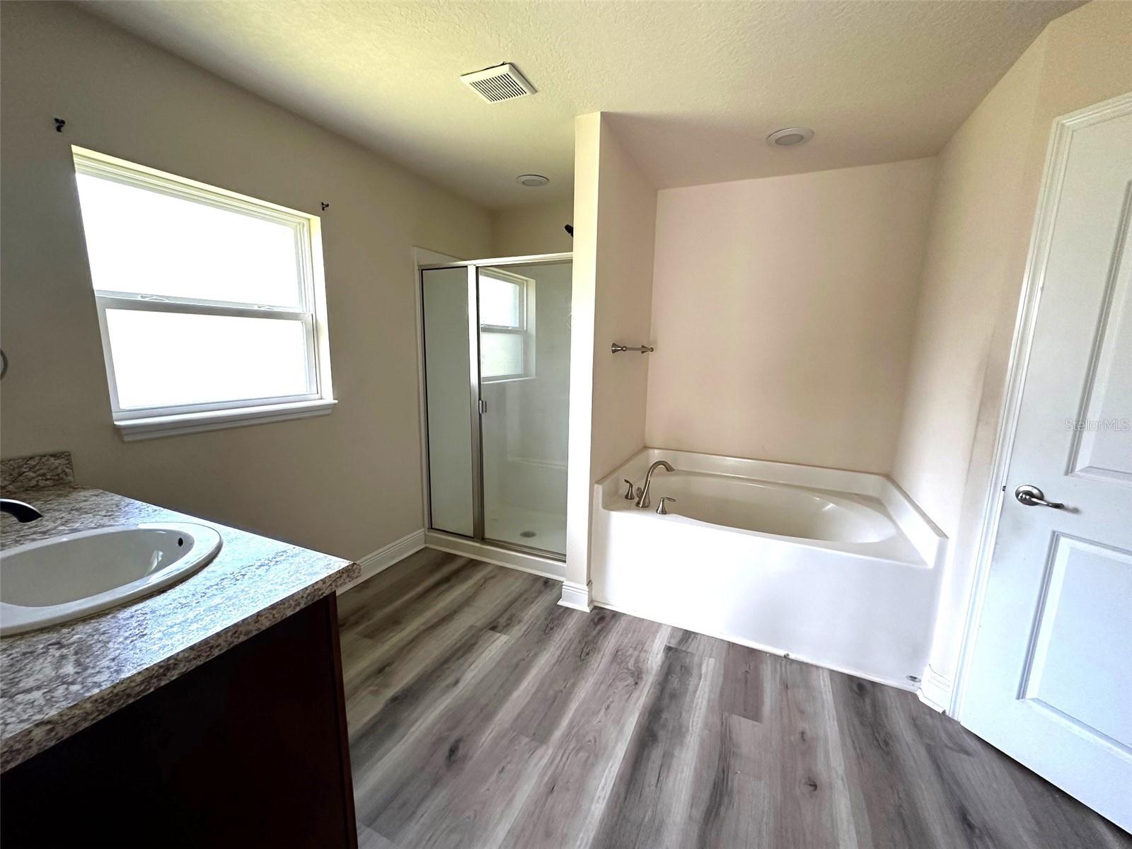 Image 11 of 18 For 220 Nardo Avenue Sw