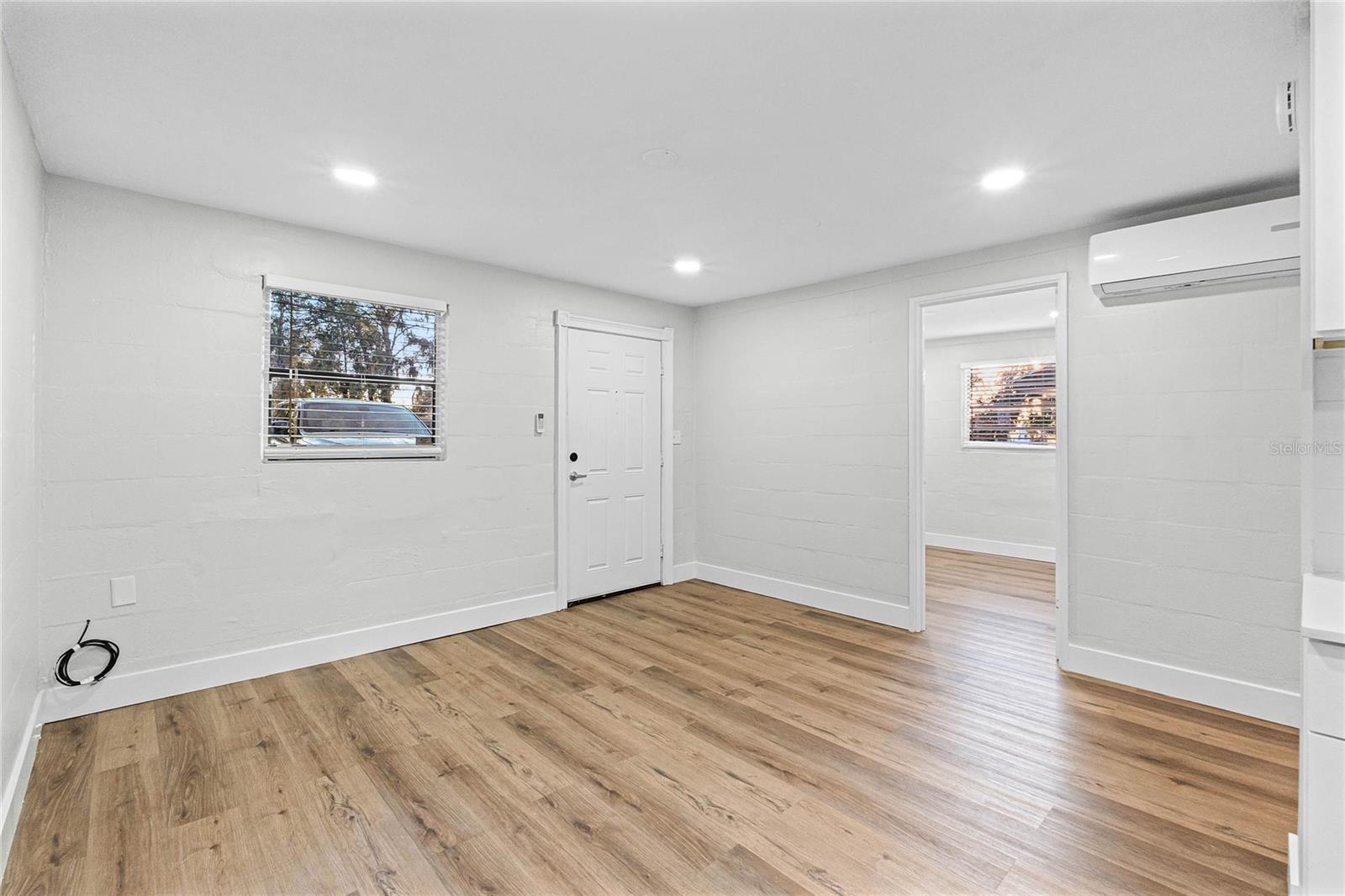 Listing photo id 8 for 767 6th Street