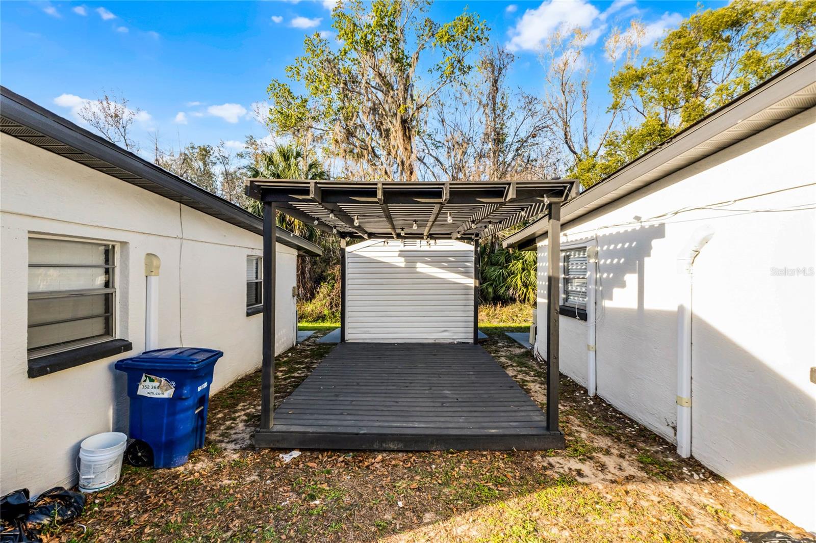Listing photo id 17 for 767 6th Street