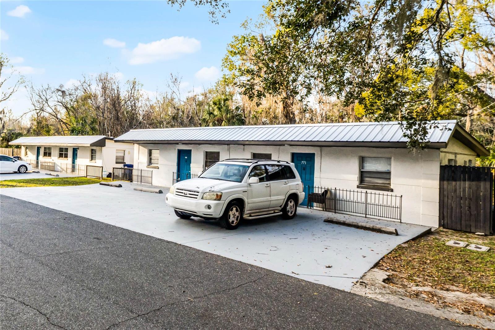 Listing photo id 0 for 767 6th Street