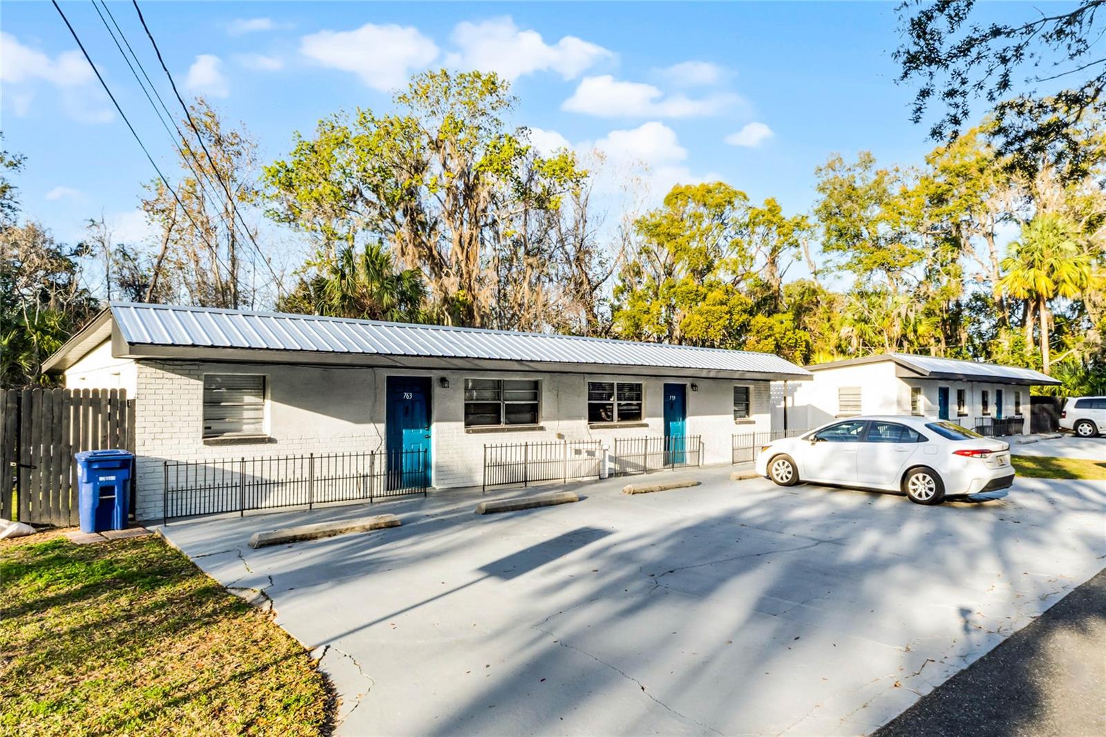 Listing photo id 1 for 767 6th Street