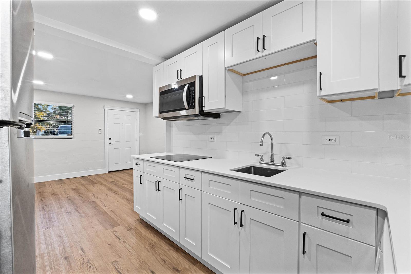 Listing photo id 6 for 767 6th Street