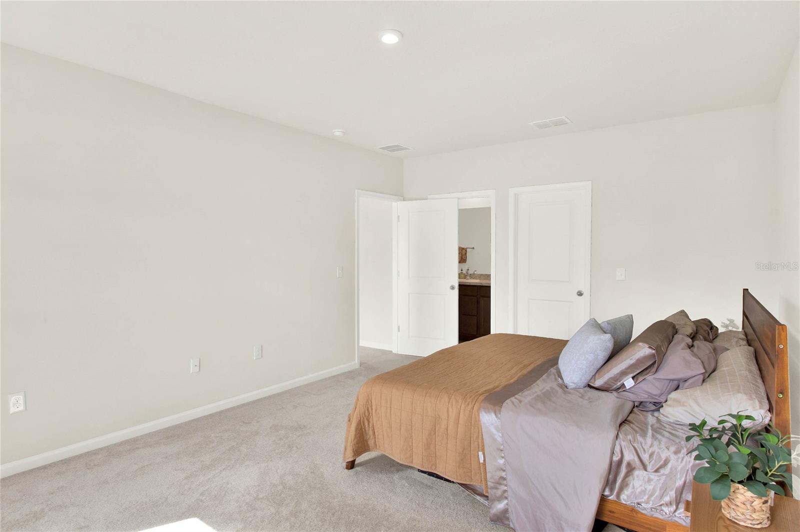 Image 20 of 32 For 1511 Finnigan Circle
