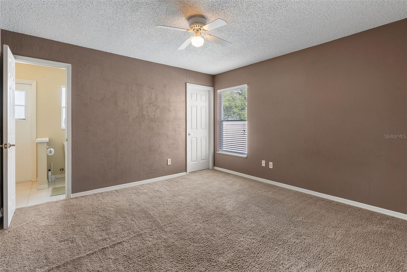 Image 20 of 38 For 12910 Forestedge Circle
