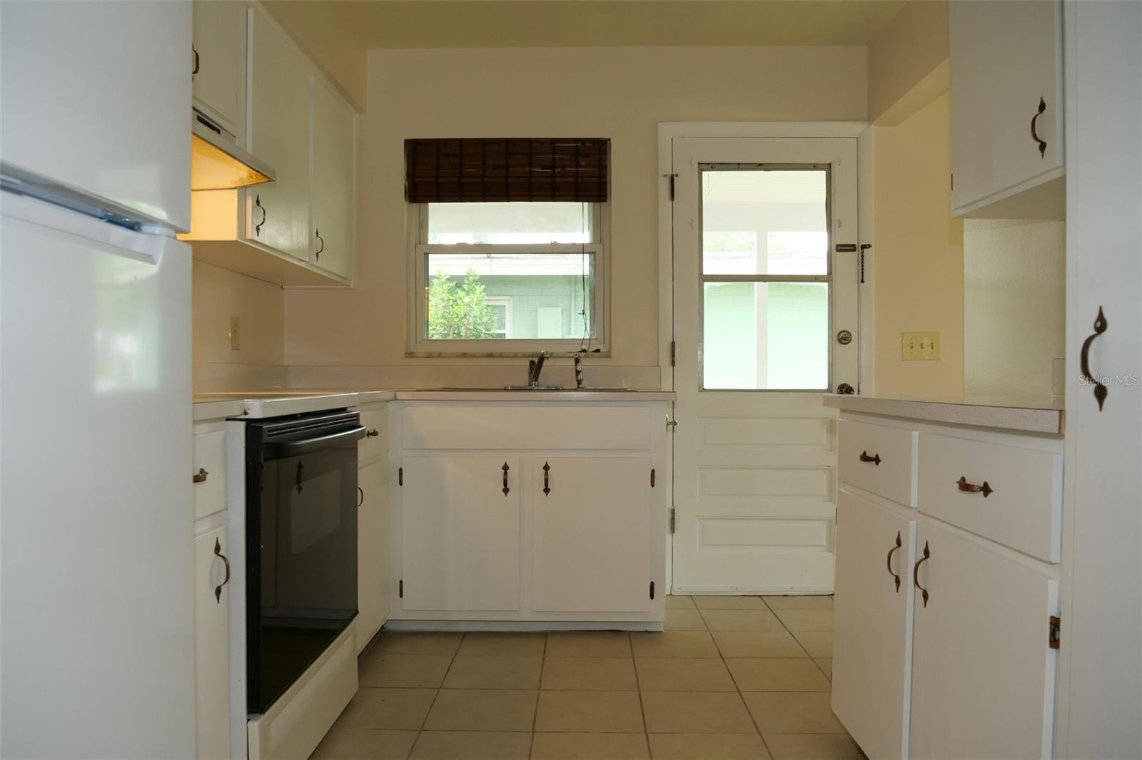 Image 4 of 13 For 1414 Guernsey Street
