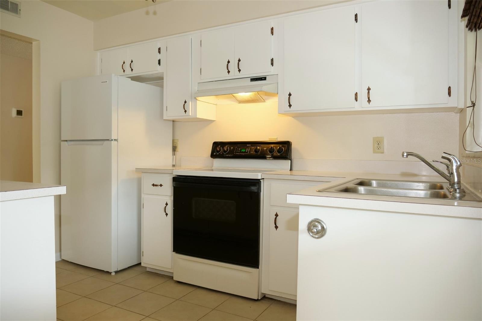 Image 5 of 13 For 1414 Guernsey Street