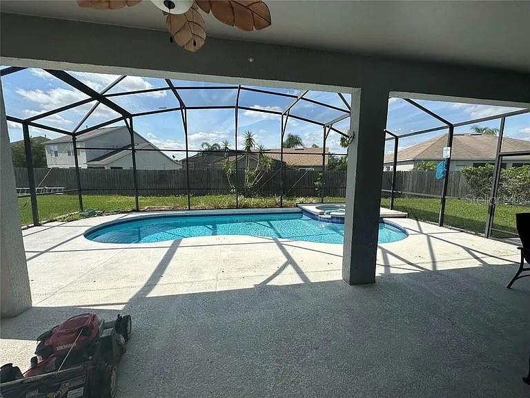 Image 2 of 5 For 2423 Willow Tree Lane