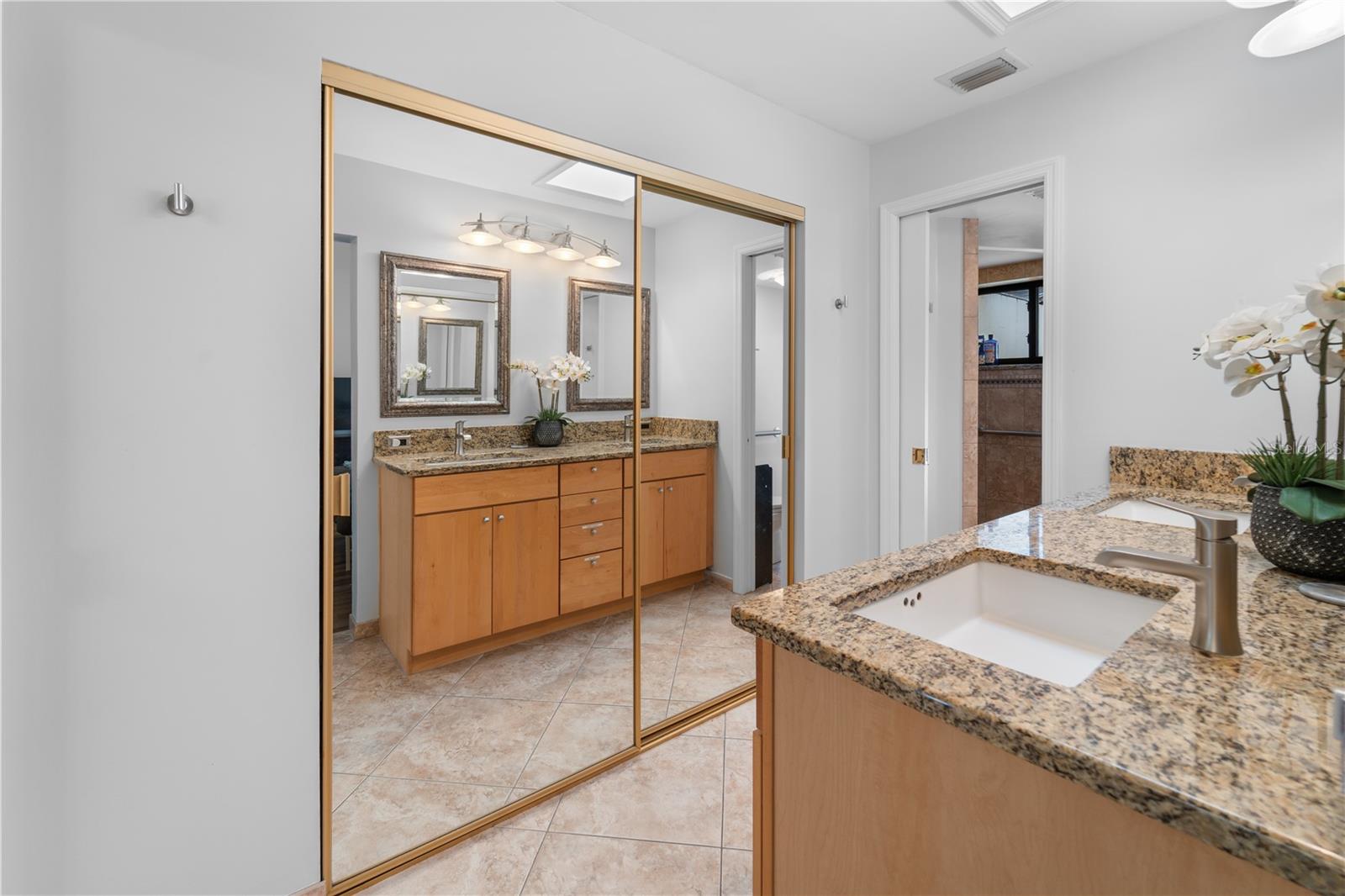 Image 7 of 13 For 5003 Nassau Circle 1