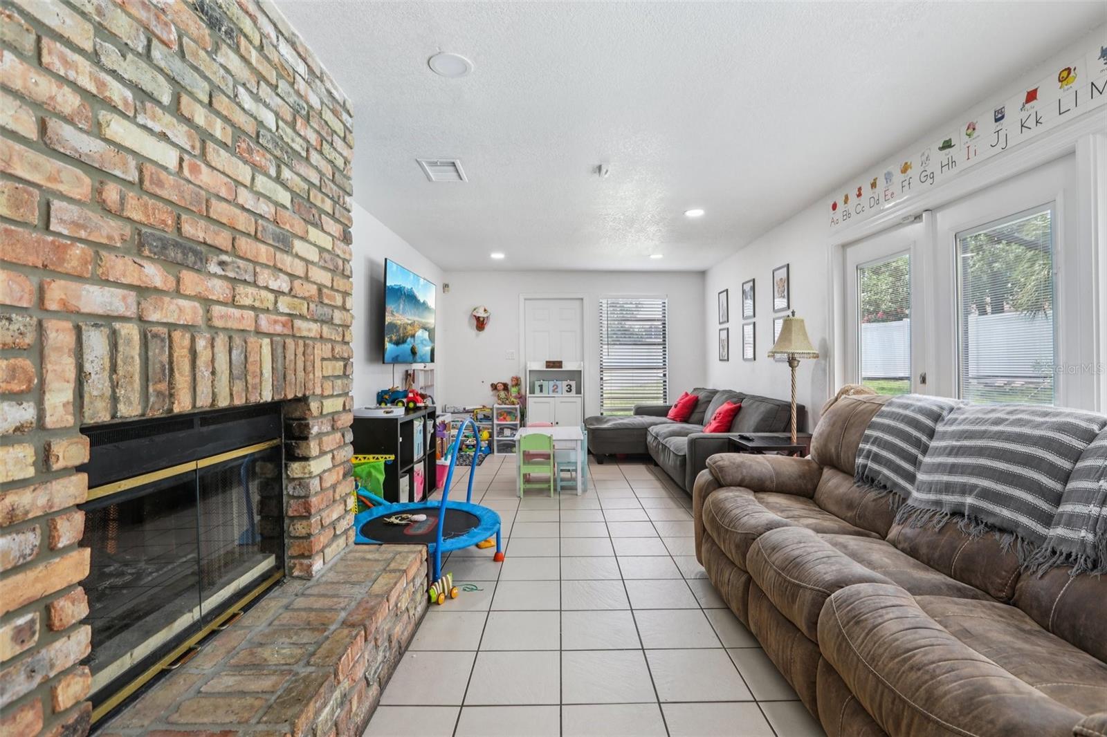 Image 11 of 35 For 3309 El Amador Court