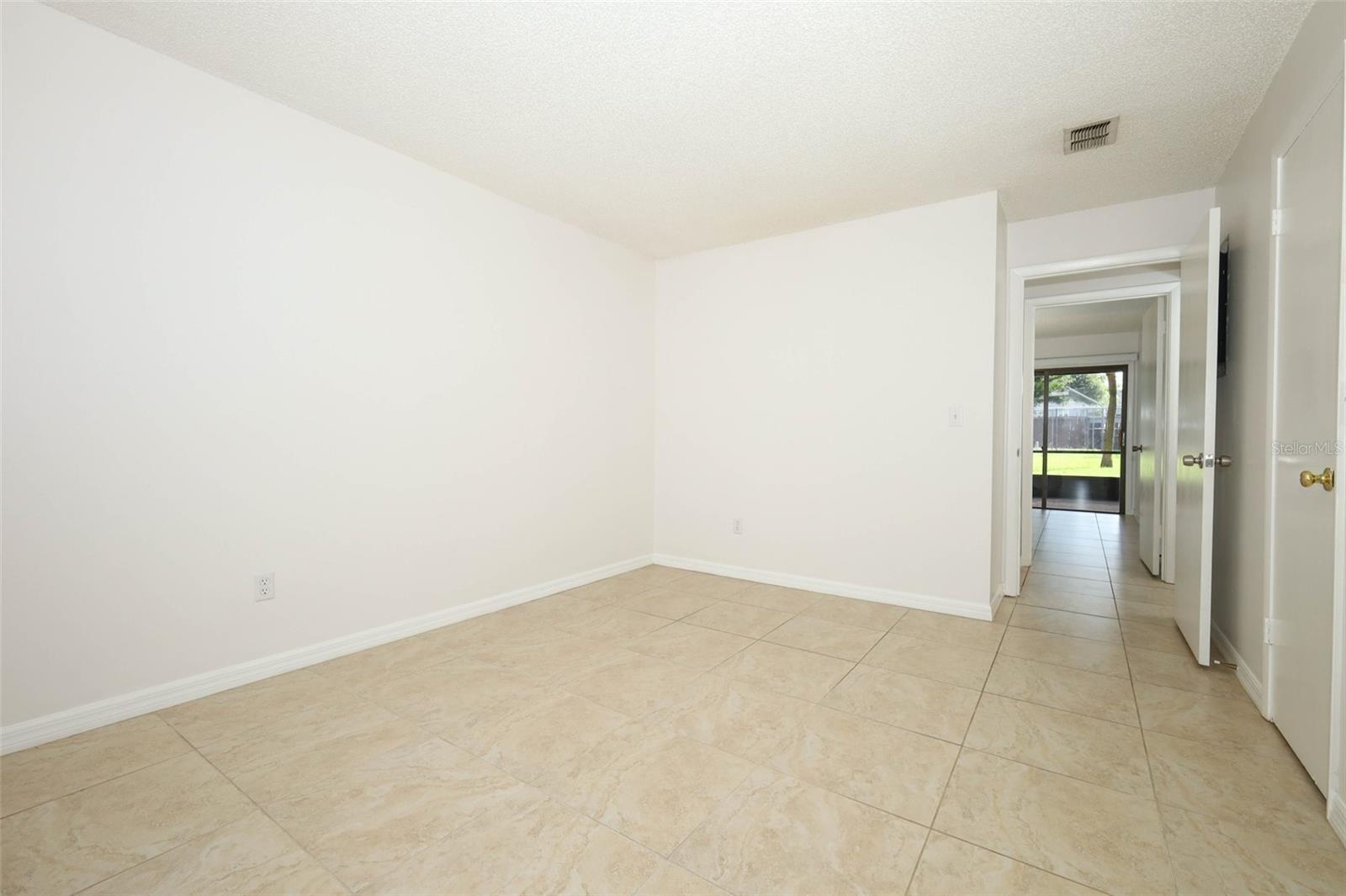 Image 18 of 56 For 2517 Windward Way
