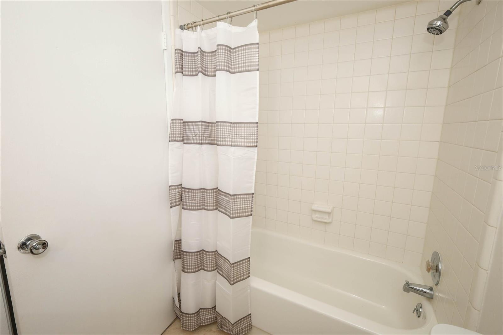Image 21 of 56 For 2517 Windward Way