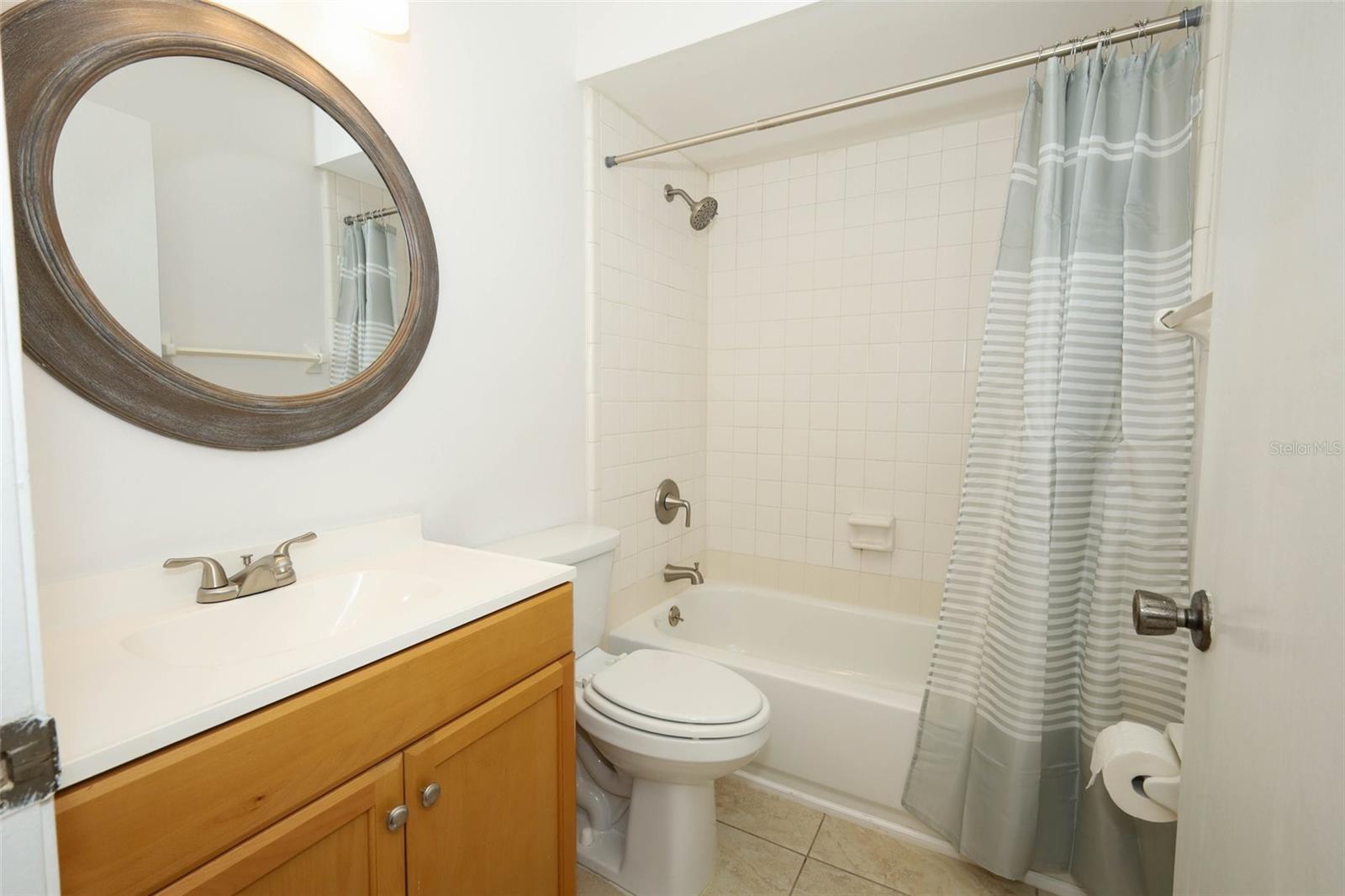 Image 27 of 56 For 2517 Windward Way