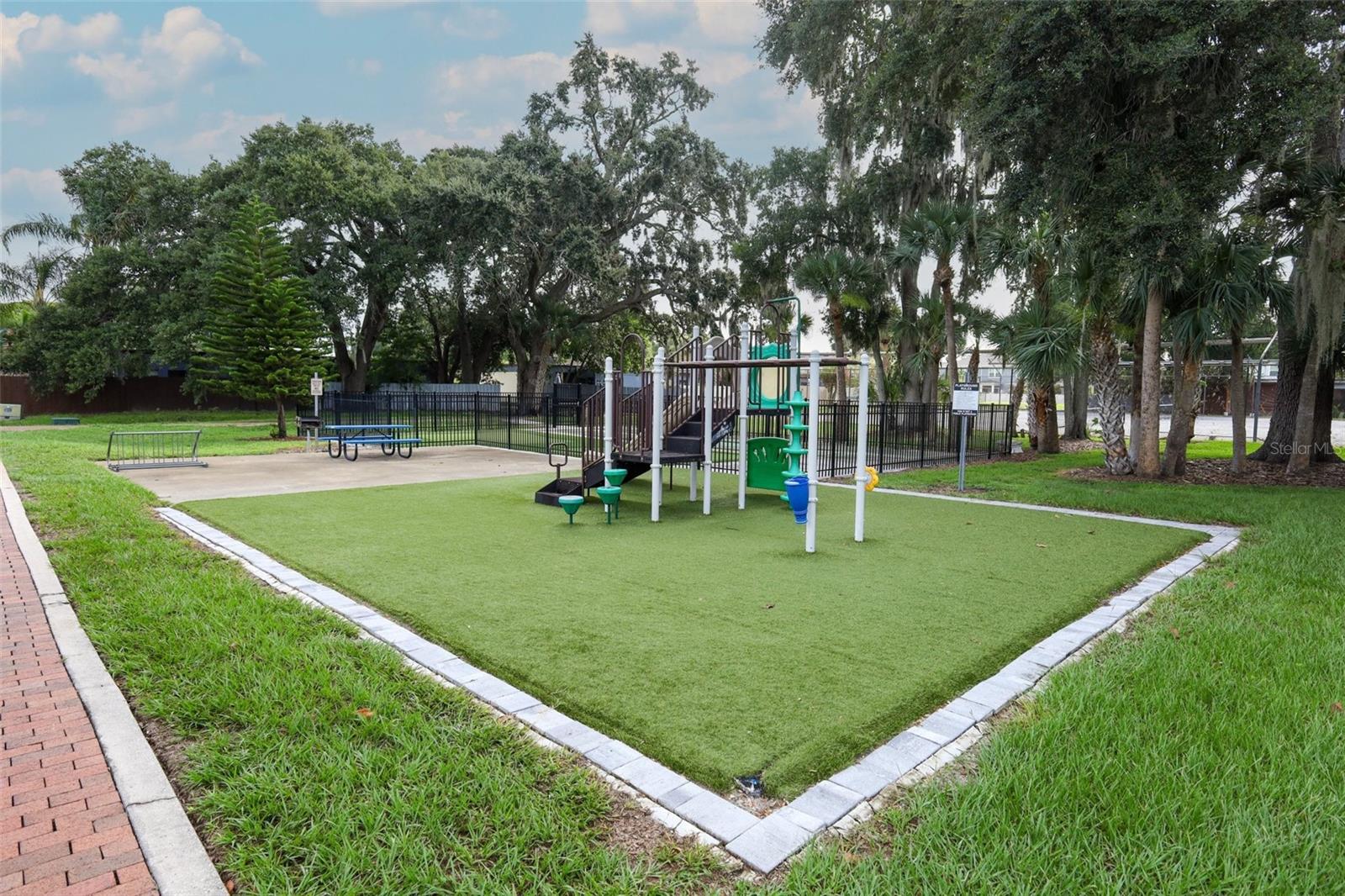 Image 45 of 56 For 2517 Windward Way