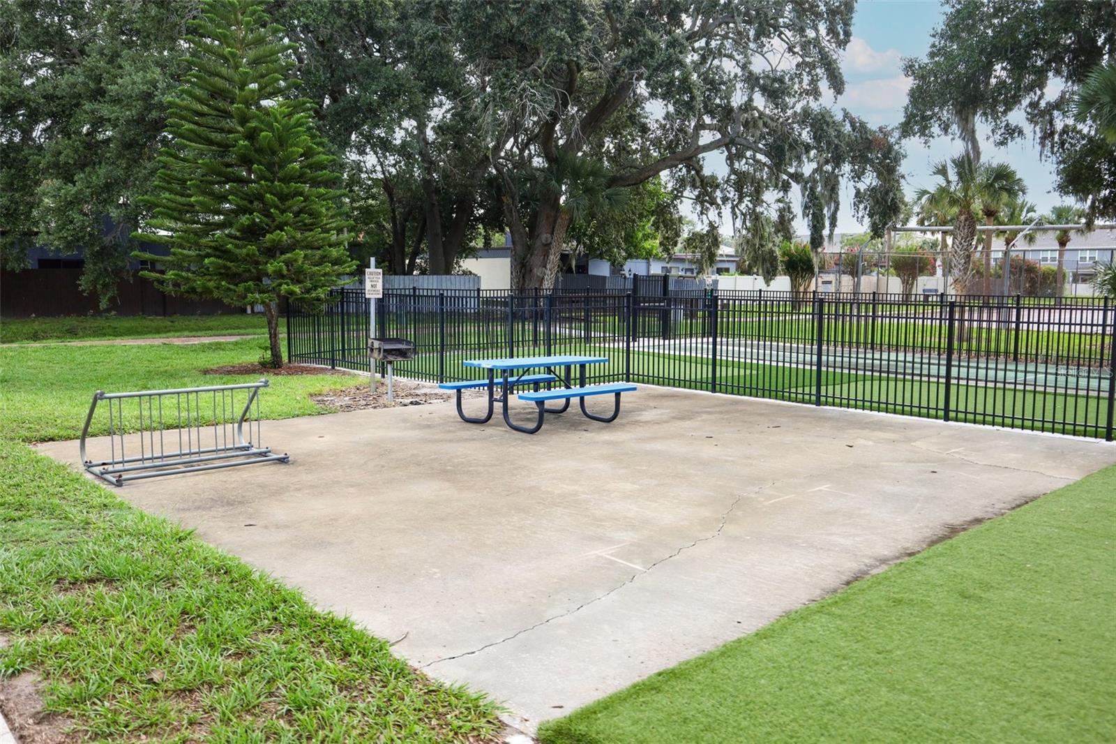 Image 47 of 56 For 2517 Windward Way