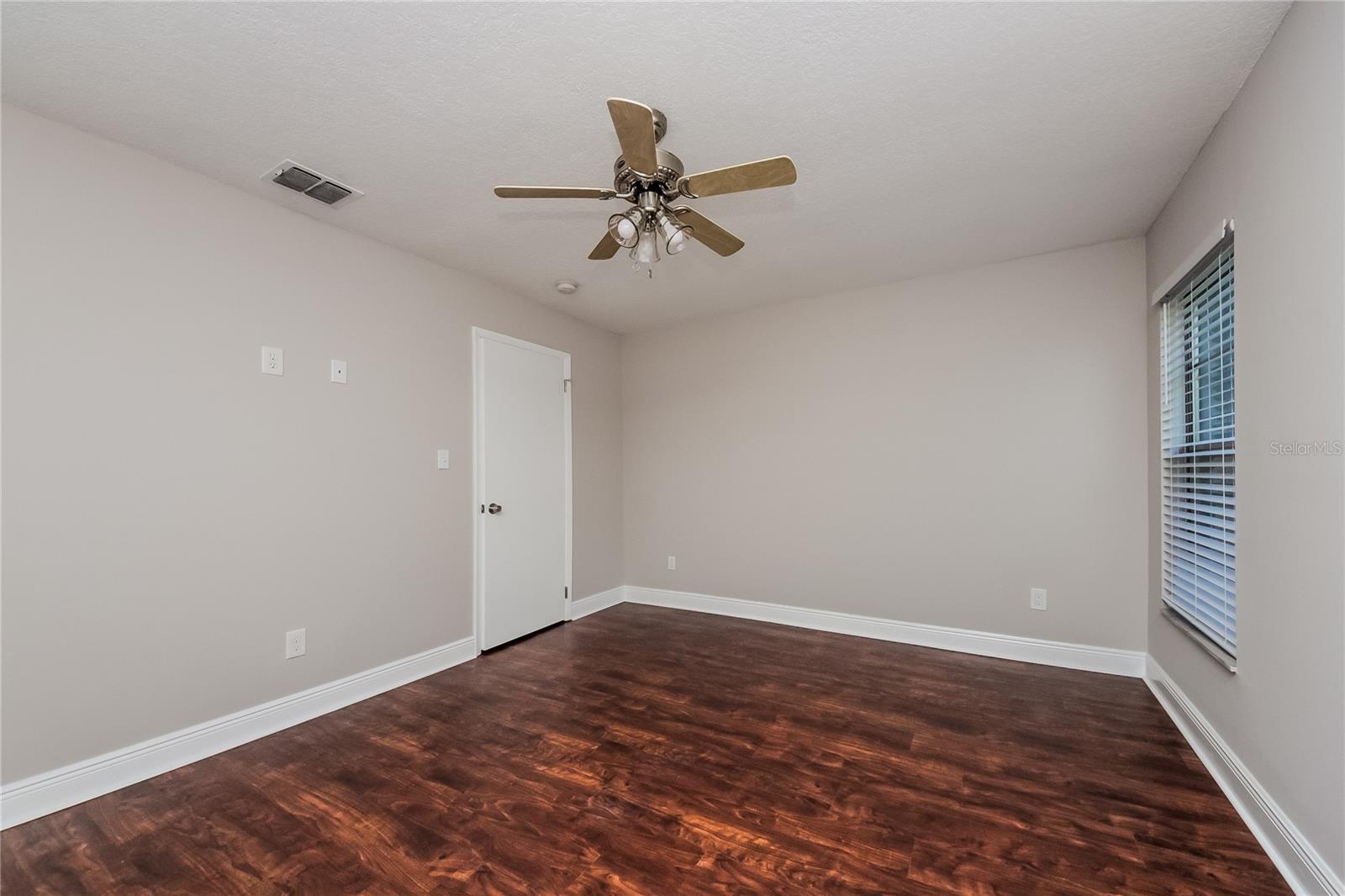 Image 9 of 15 For 10851 Waterford Court