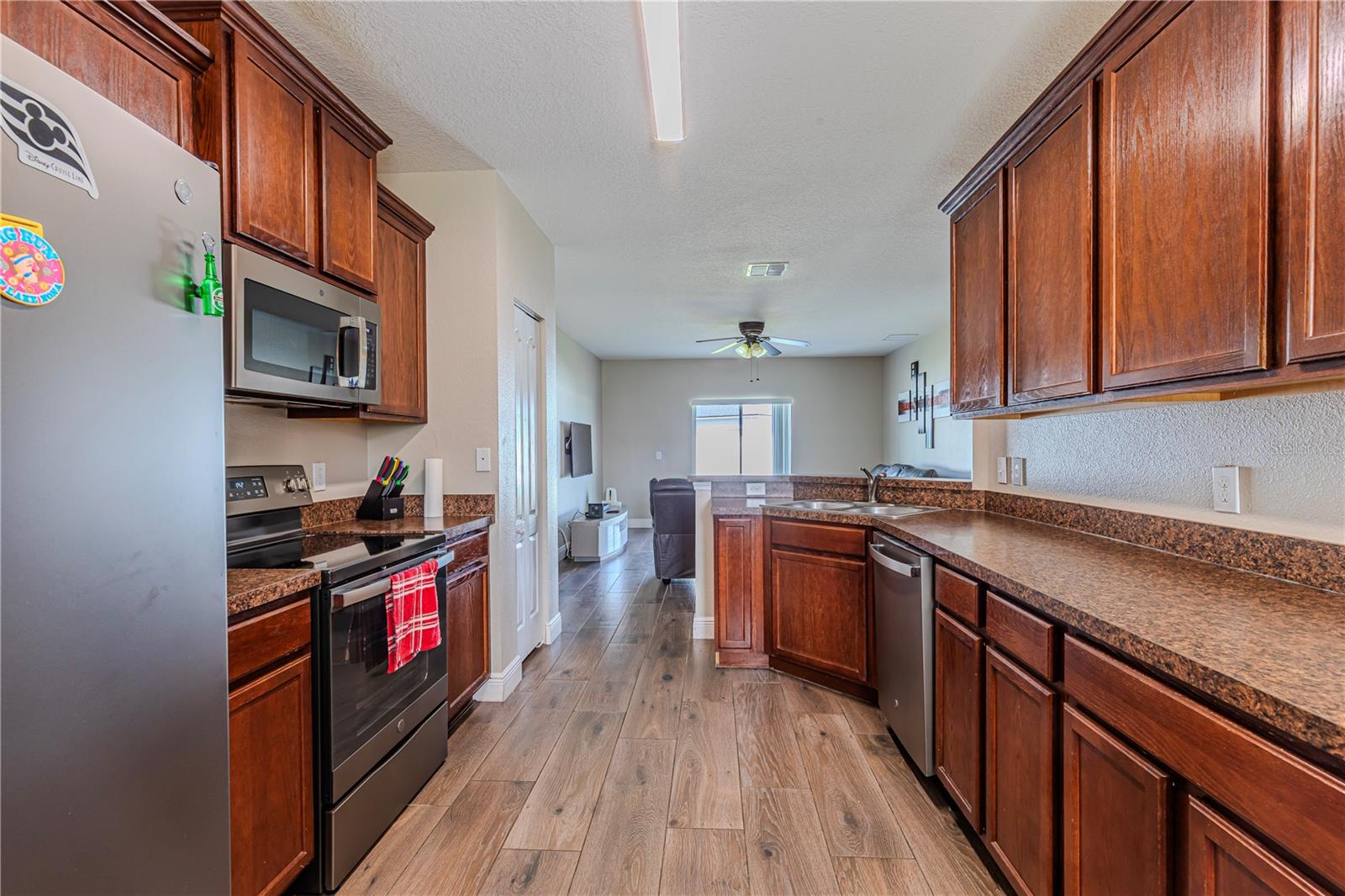 Image 2 of 60 For 3224 Queen Alexandria Drive