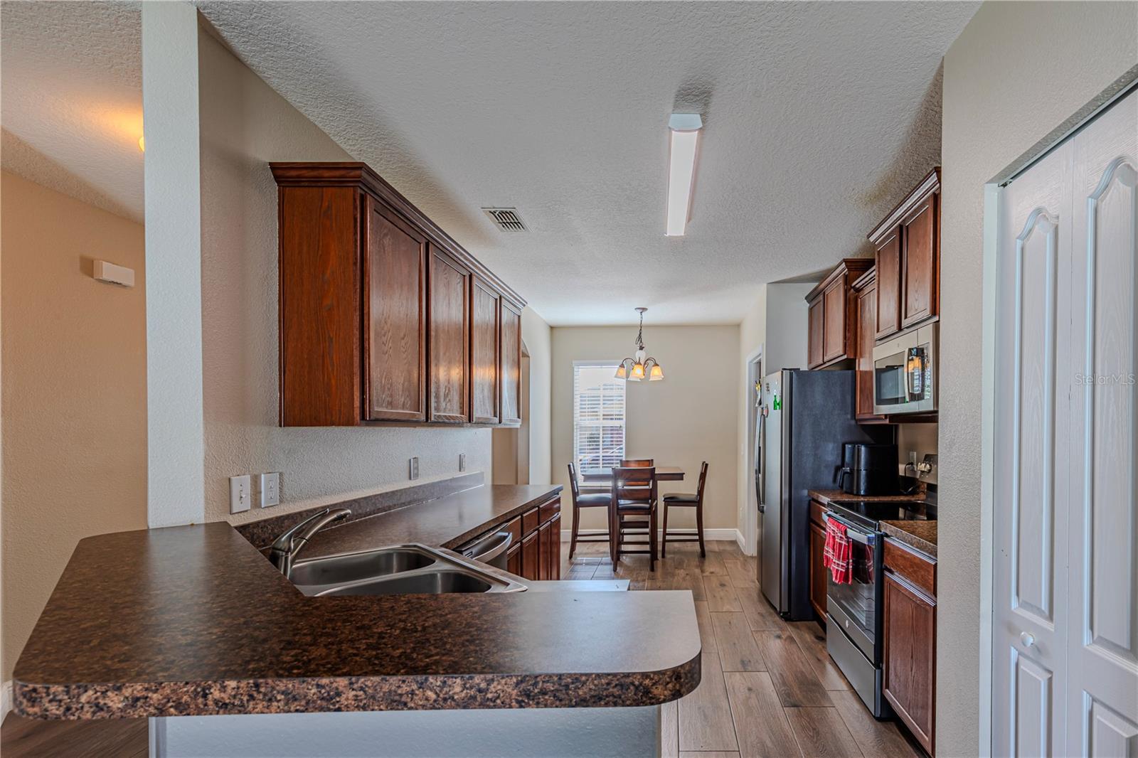 Image 3 of 60 For 3224 Queen Alexandria Drive