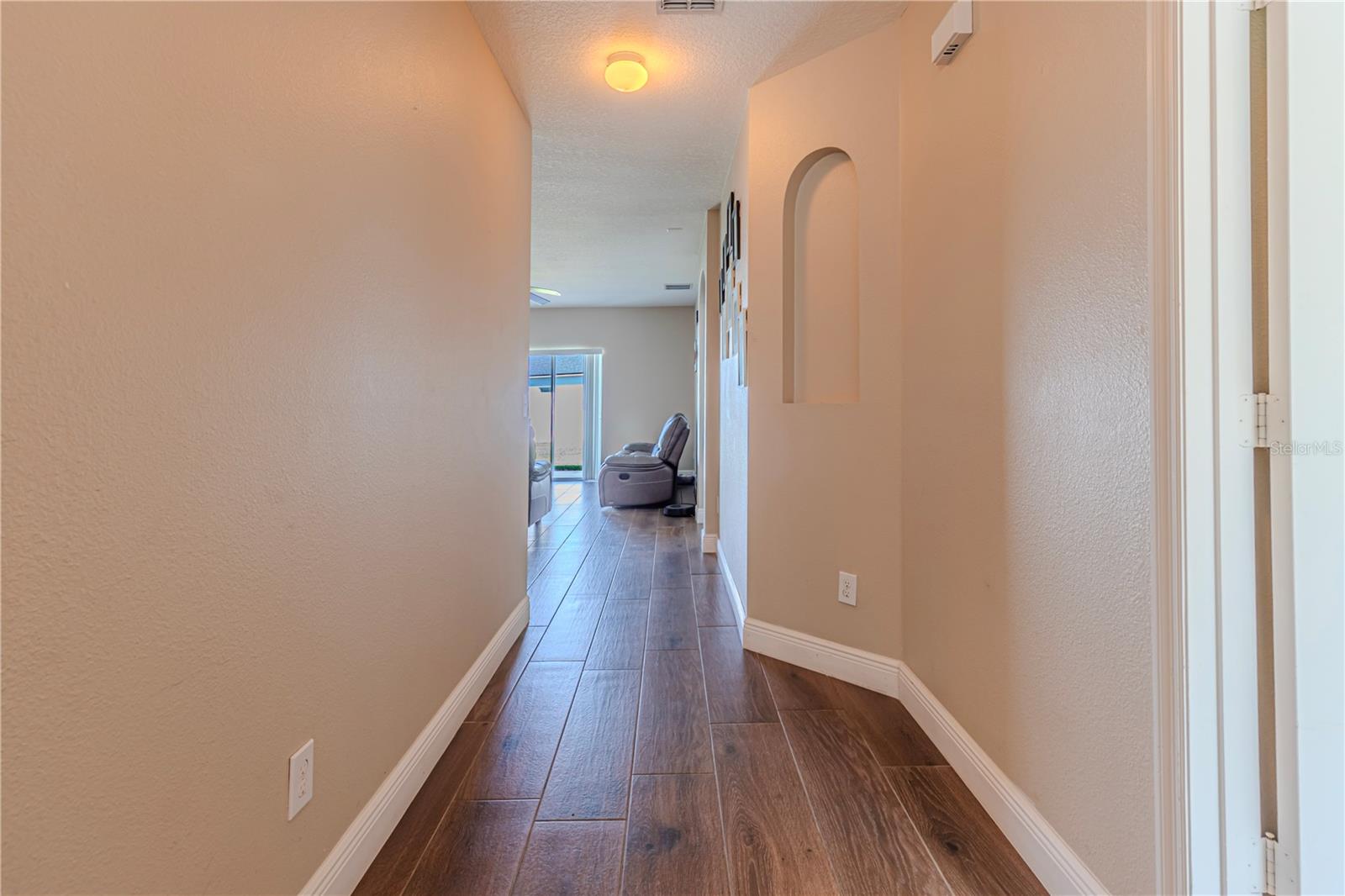 Image 8 of 60 For 3224 Queen Alexandria Drive