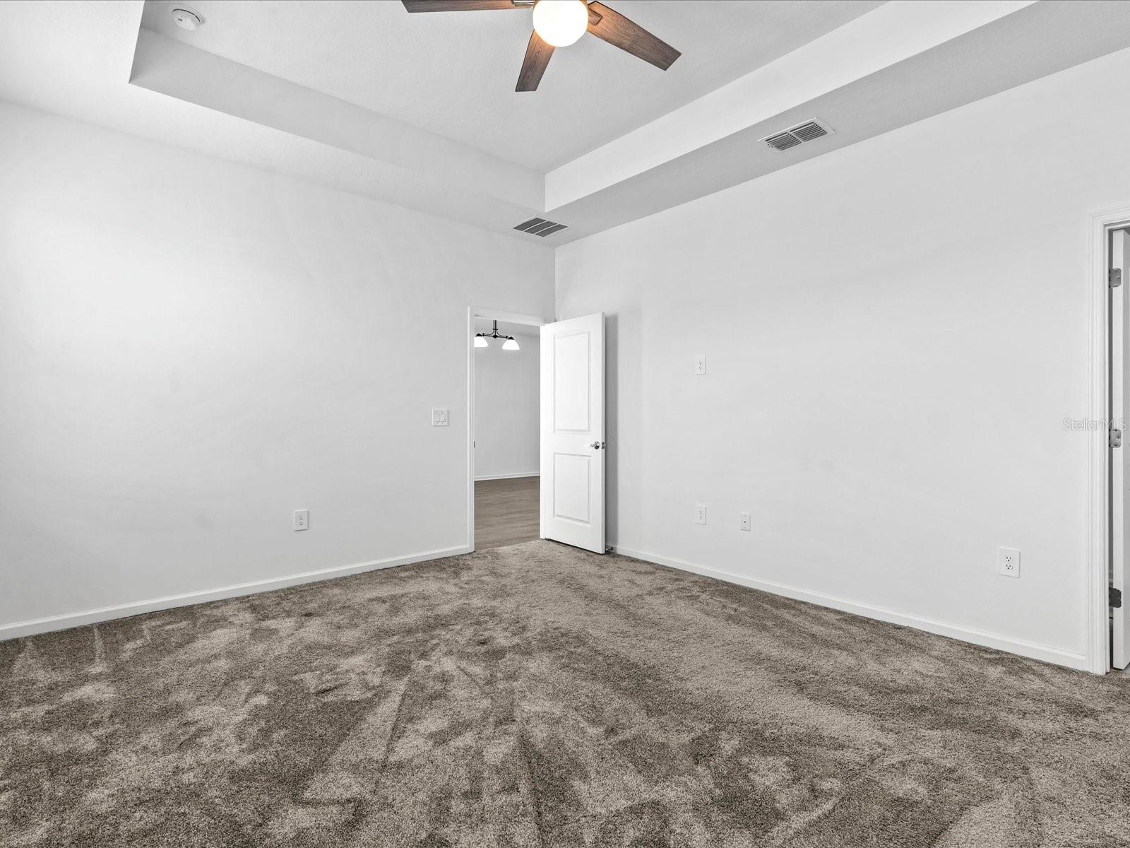 Image 10 of 27 For 2952 Armstrong Avenue