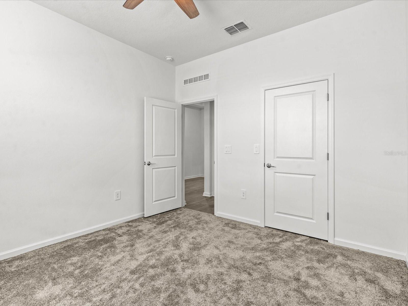 Image 16 of 27 For 2952 Armstrong Avenue