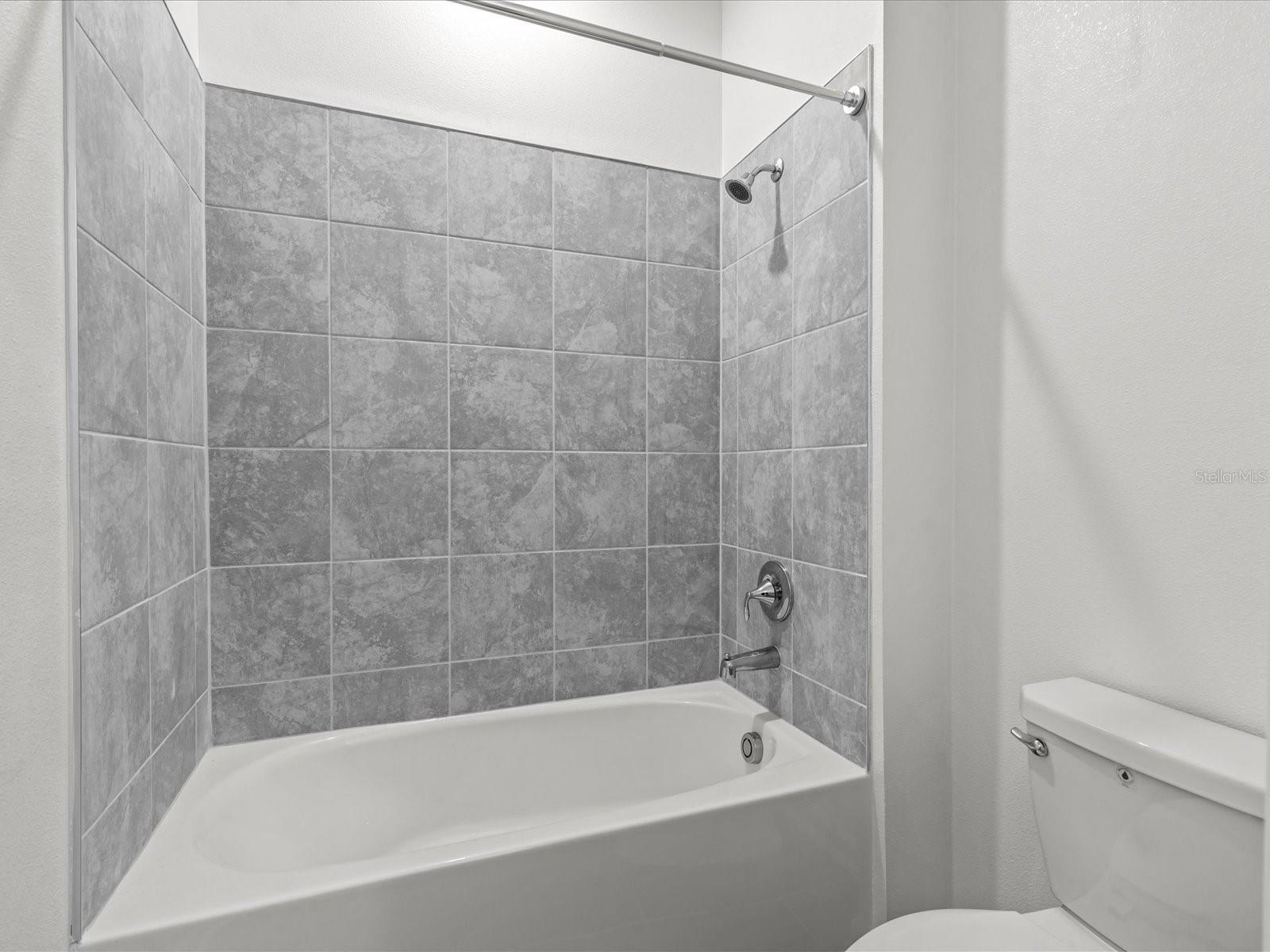 Image 18 of 27 For 2952 Armstrong Avenue