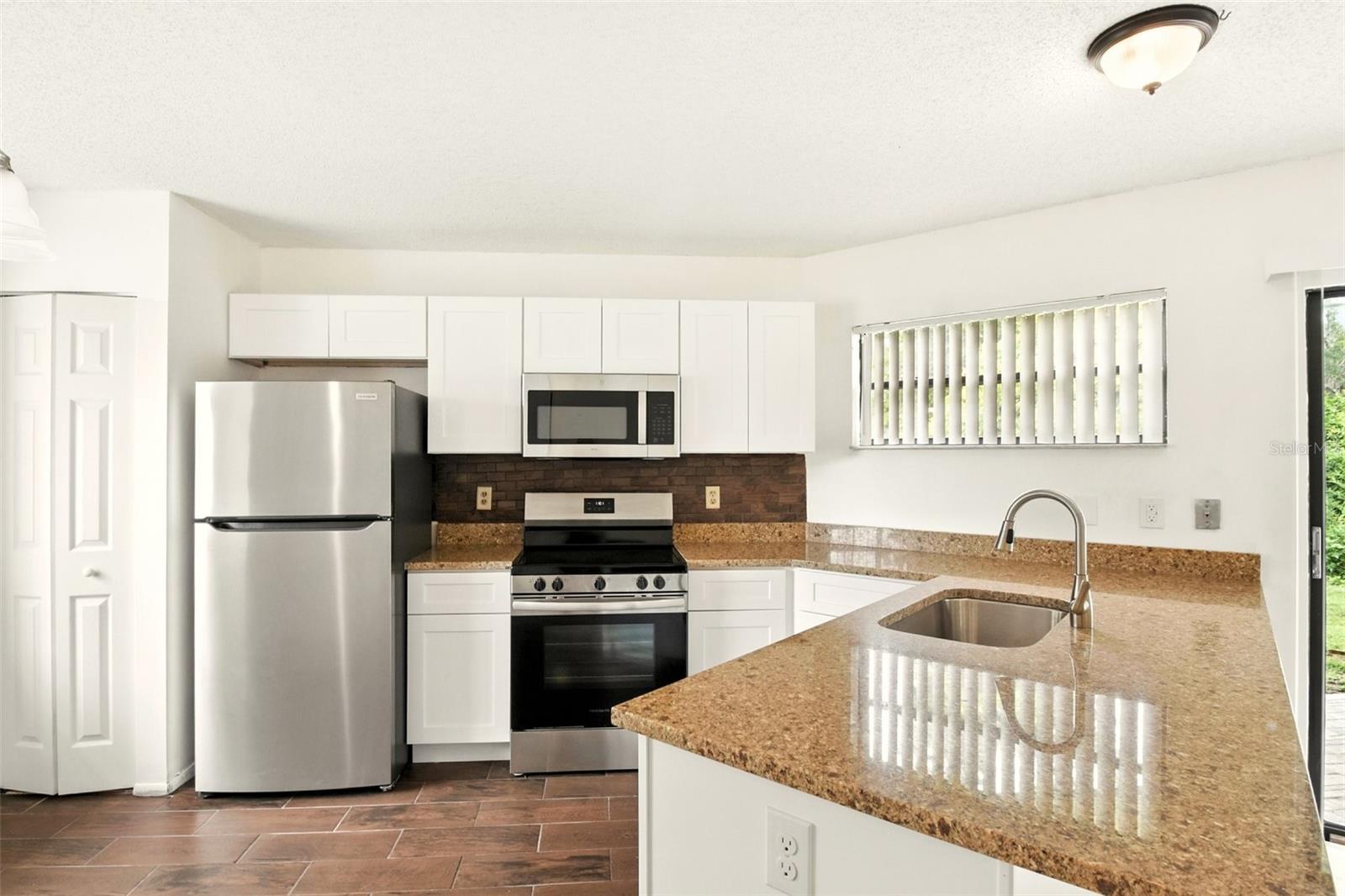 Image 12 of 27 For 4523 Hidden Oak Court