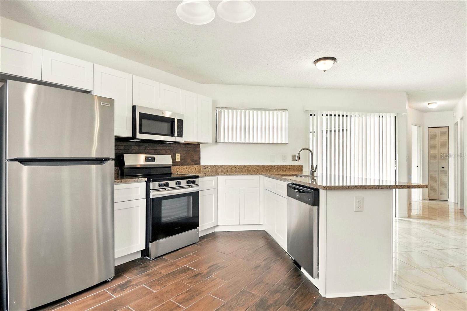 Image 14 of 27 For 4523 Hidden Oak Court