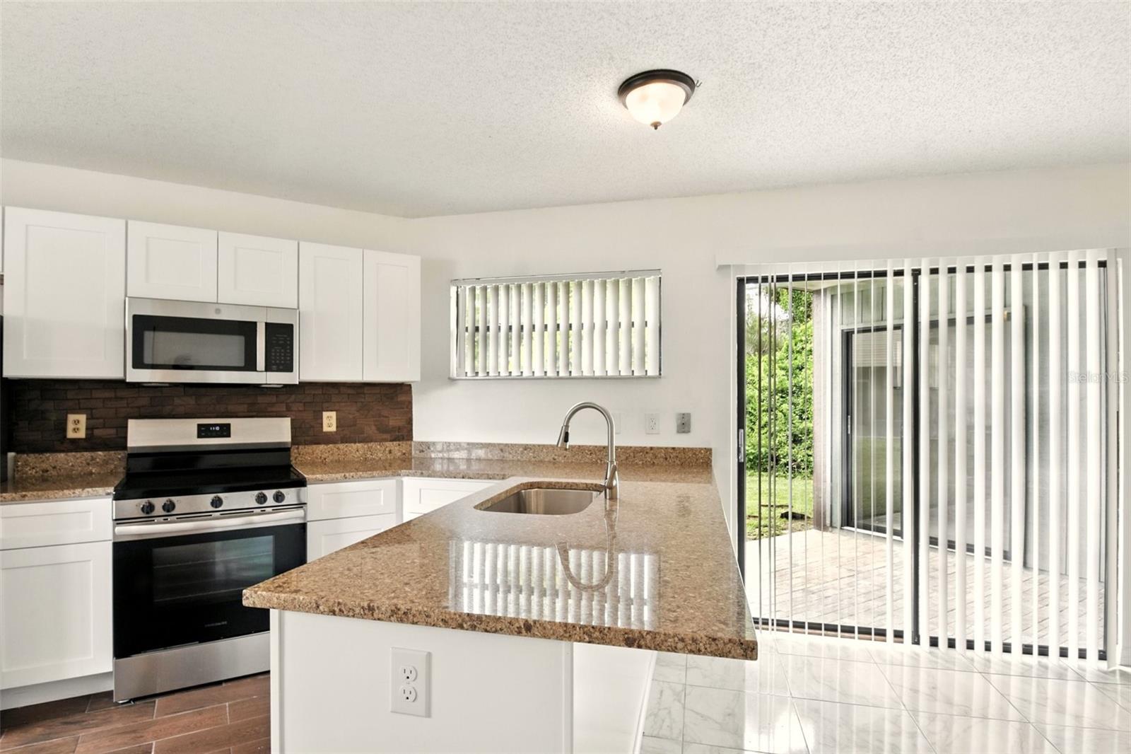 Image 5 of 27 For 4523 Hidden Oak Court