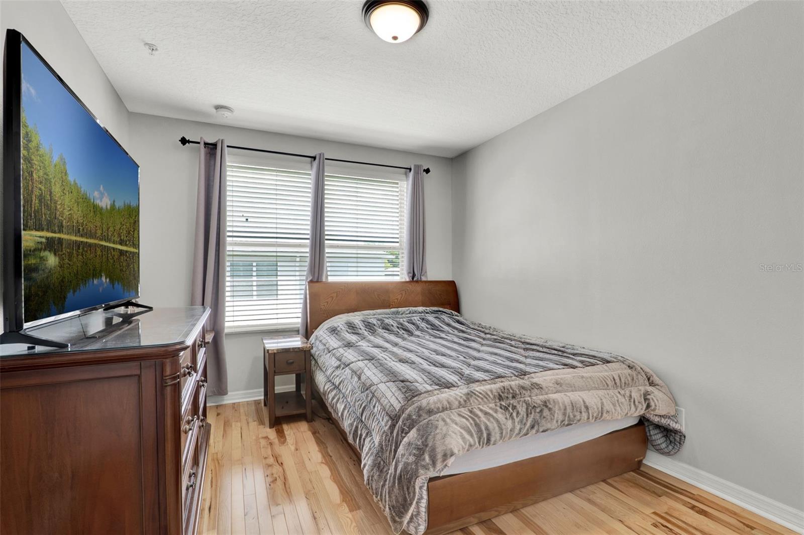 Image 14 of 32 For 811 Featherstone Lane