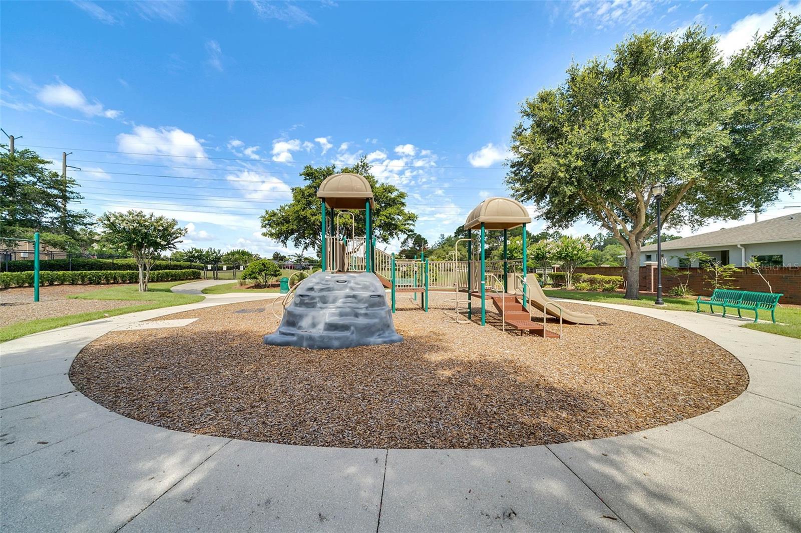 Image 38 of 40 For 811 Featherstone Lane