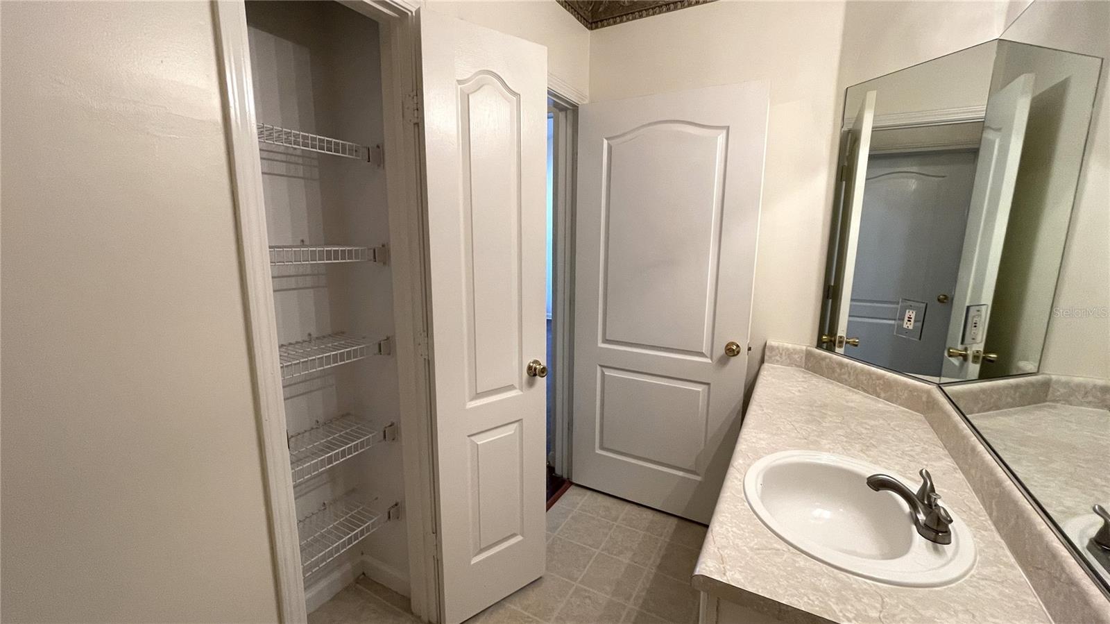Image 11 of 21 For 17952 Villa Creek Drive