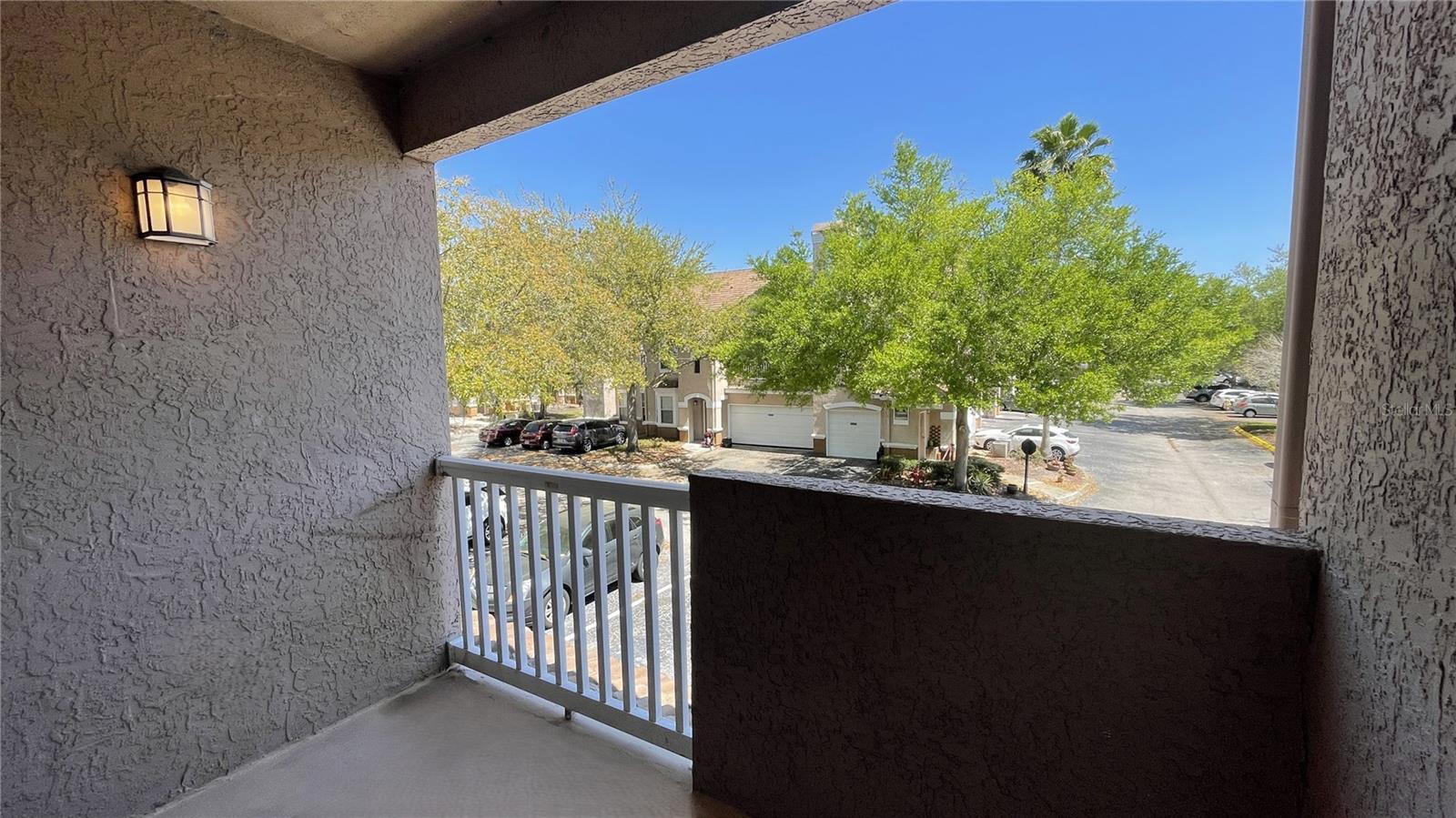 Image 14 of 21 For 17952 Villa Creek Drive