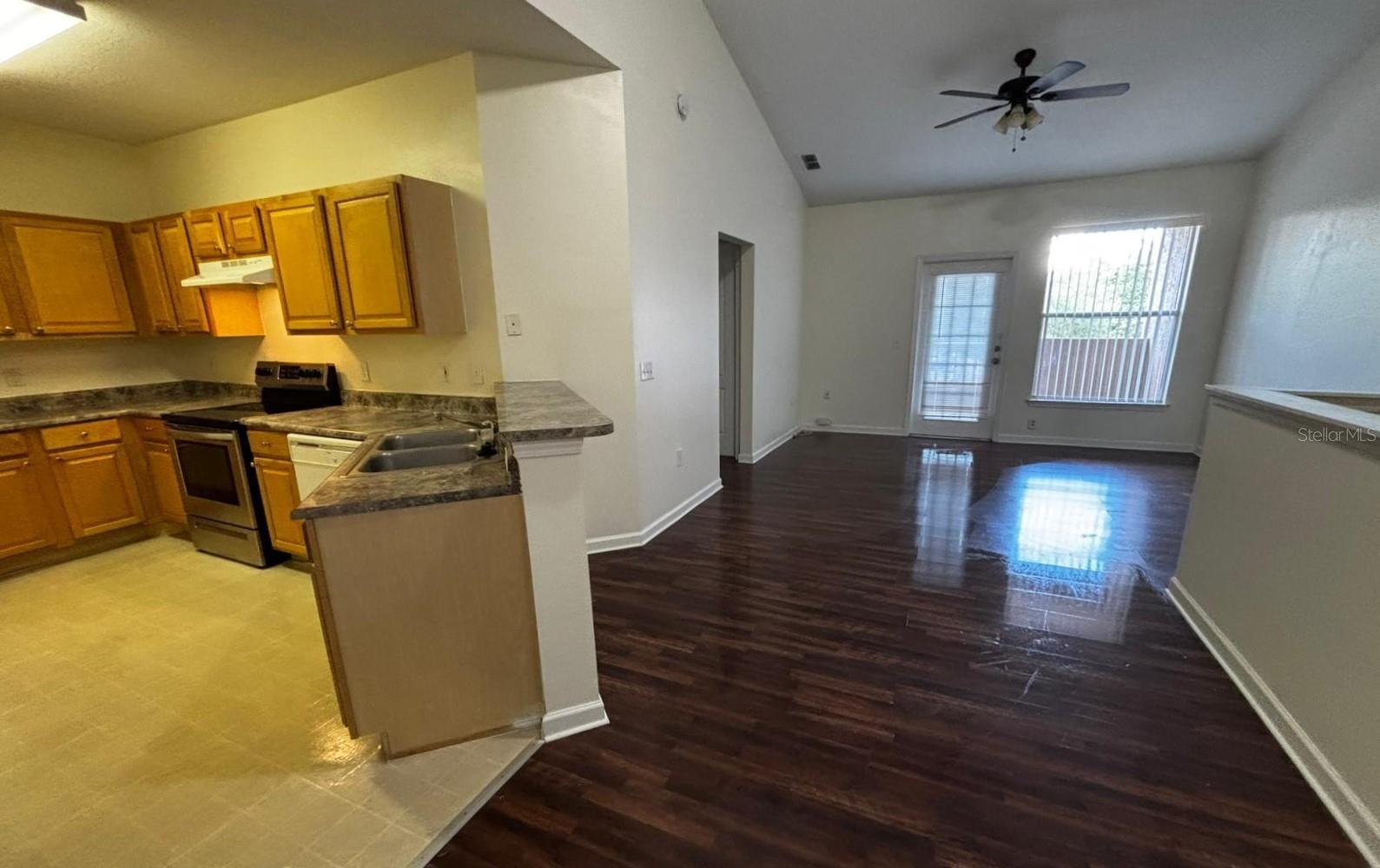 Image 3 of 21 For 17952 Villa Creek Drive