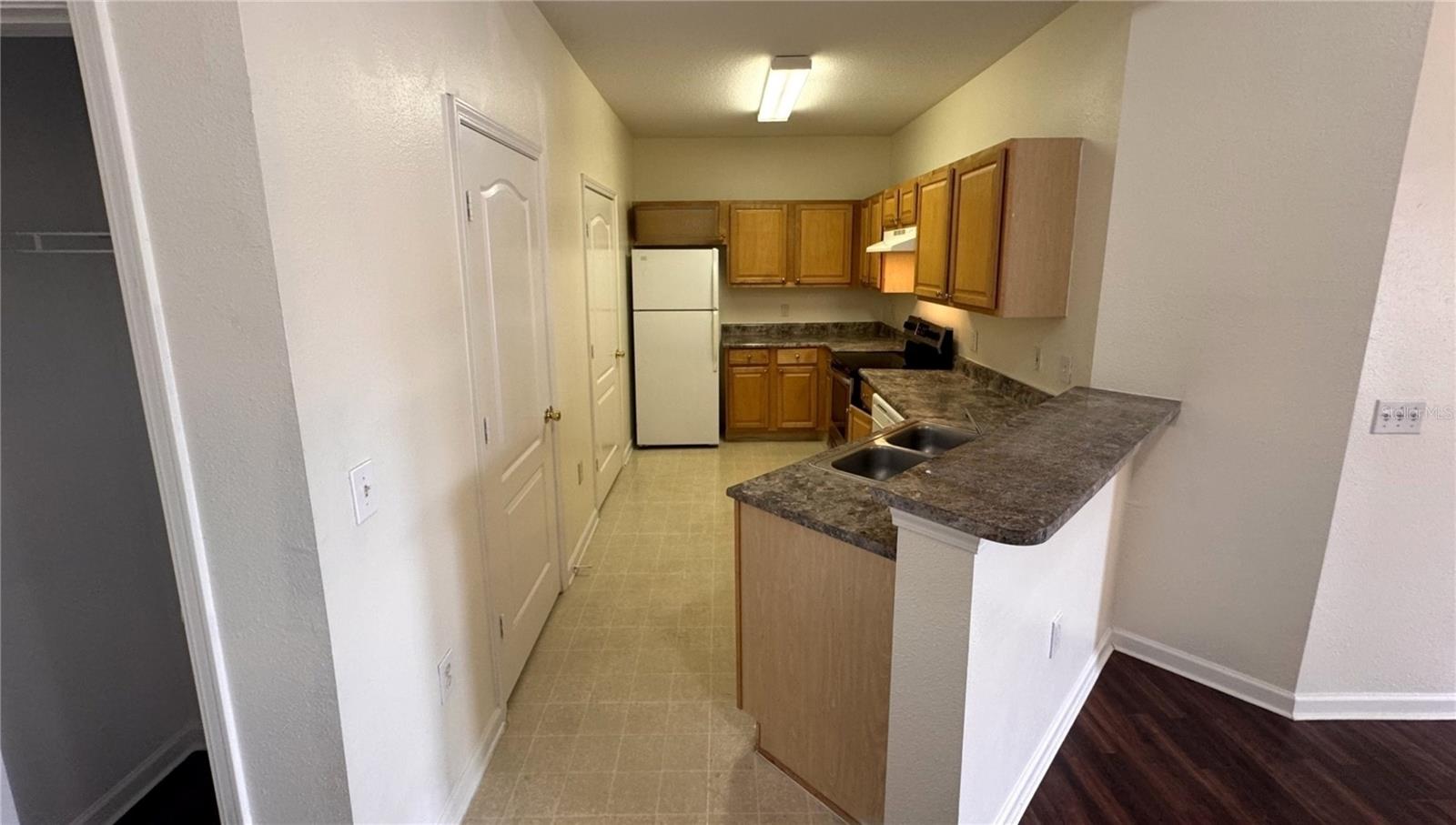 Image 5 of 21 For 17952 Villa Creek Drive