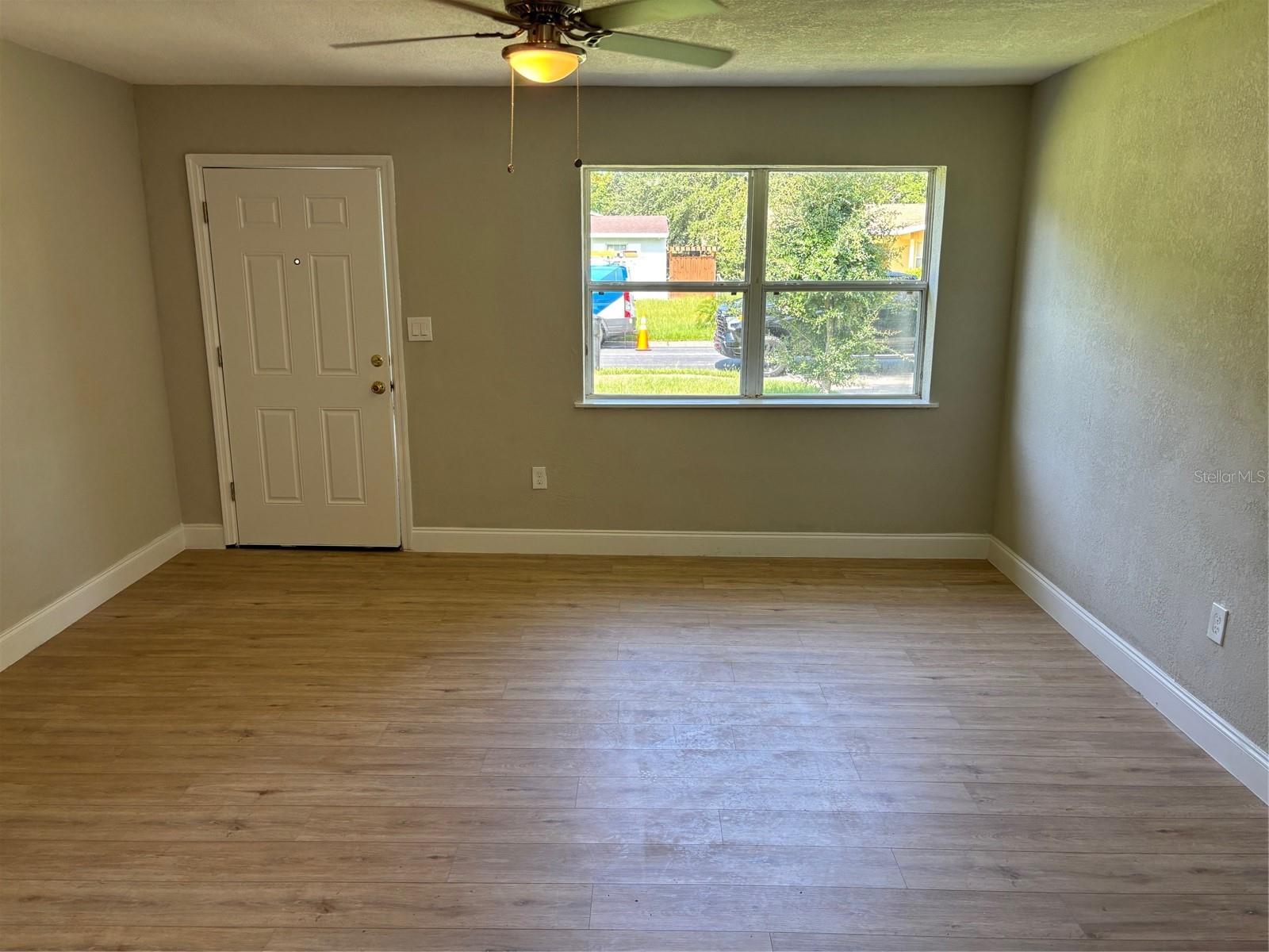 Image 2 of 8 For 1805 Riley Avenue