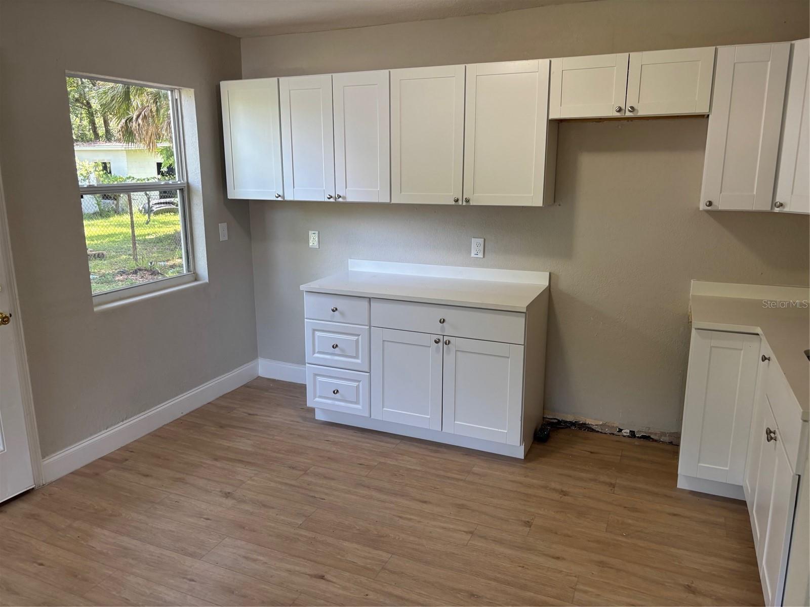 Image 4 of 8 For 1805 Riley Avenue