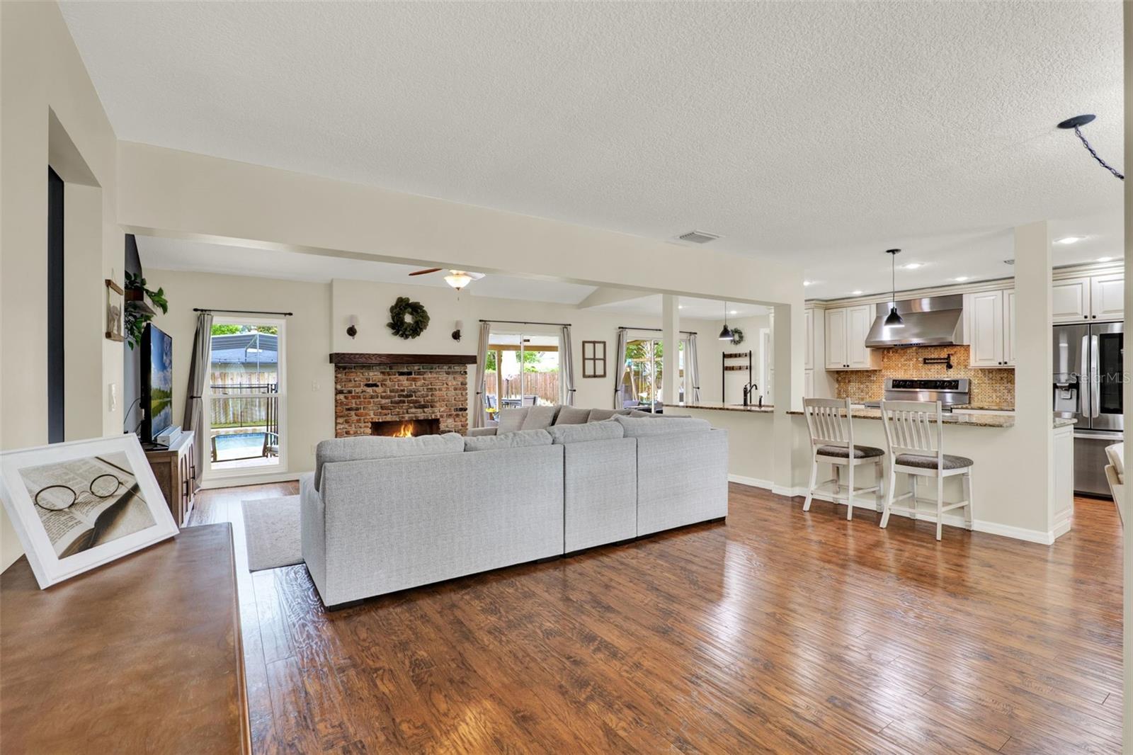 Image 5 of 42 For 1511 Suzanne Way