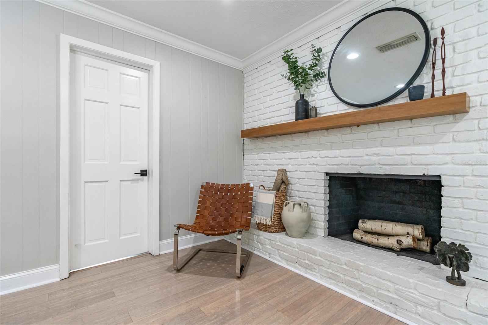 Image 19 of 41 For 2233 Leu Road