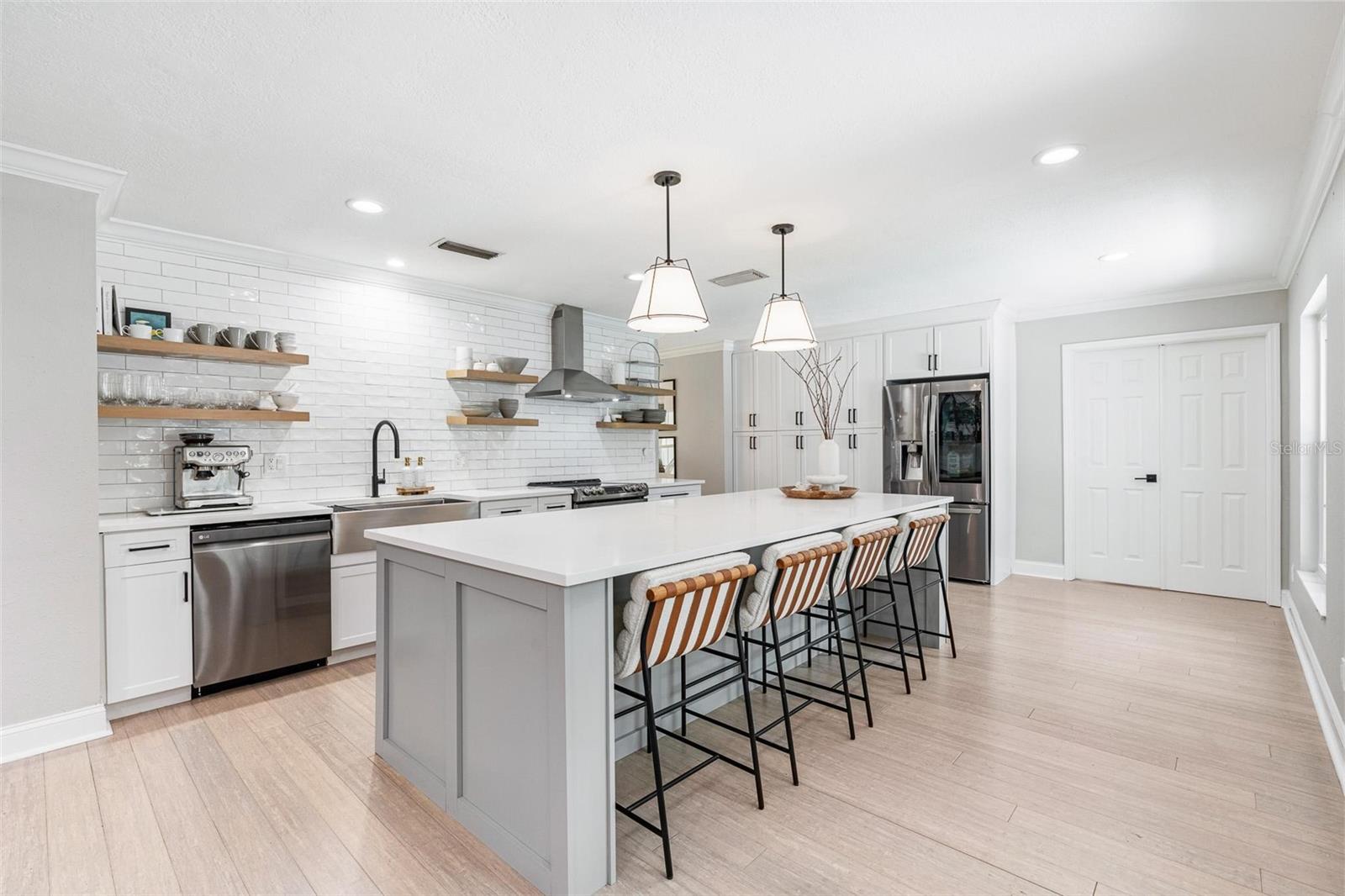 Image 8 of 41 For 2233 Leu Road