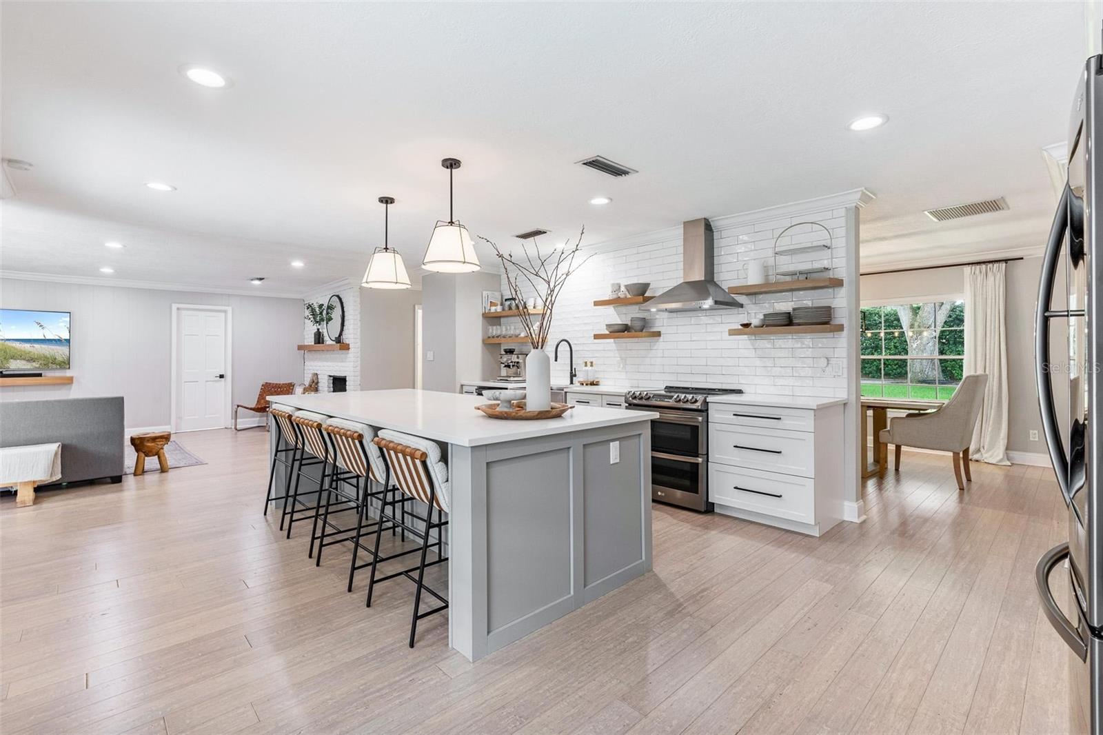 Image 9 of 41 For 2233 Leu Road