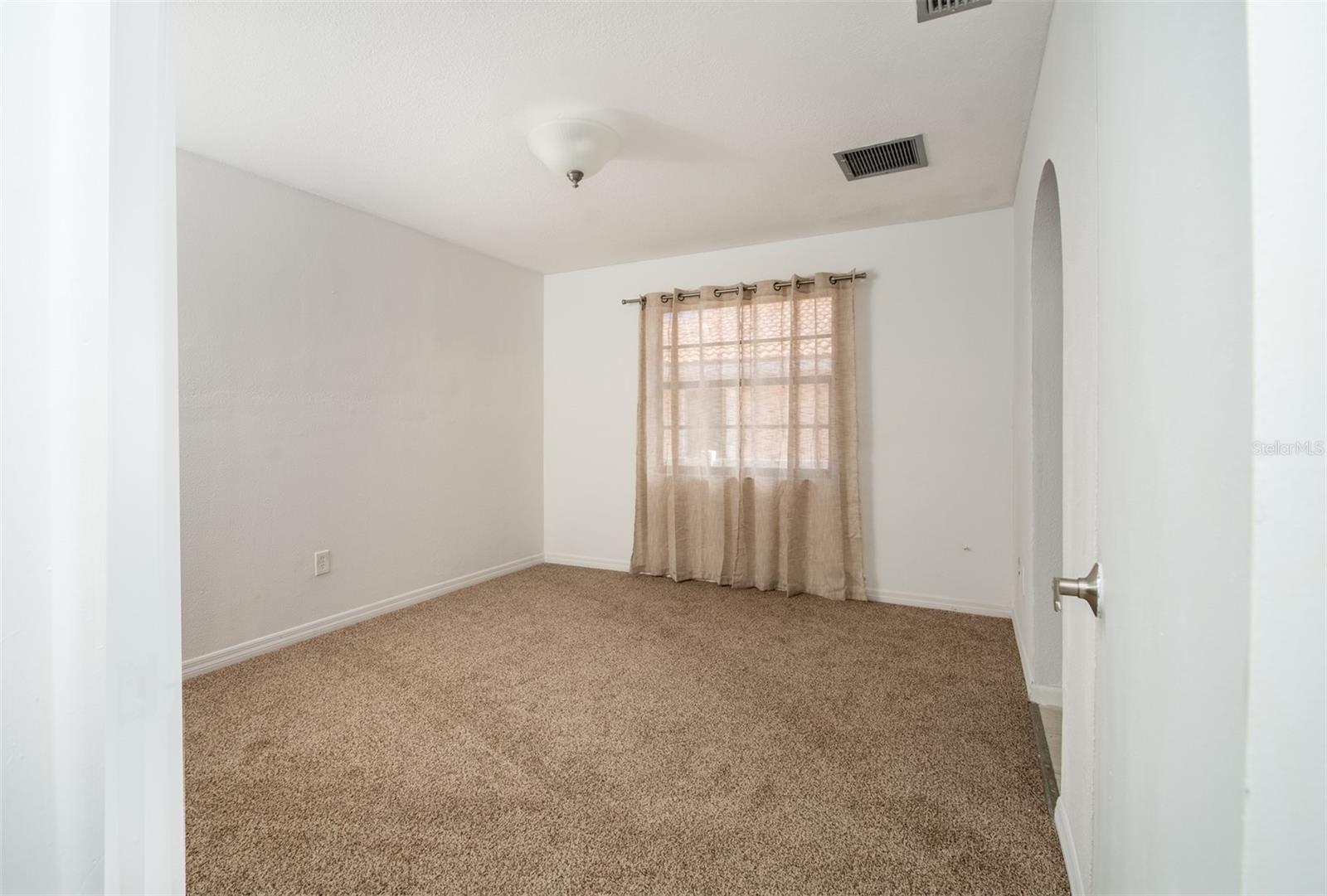 Image 21 of 33 For 2504 Hibiscus Drive W