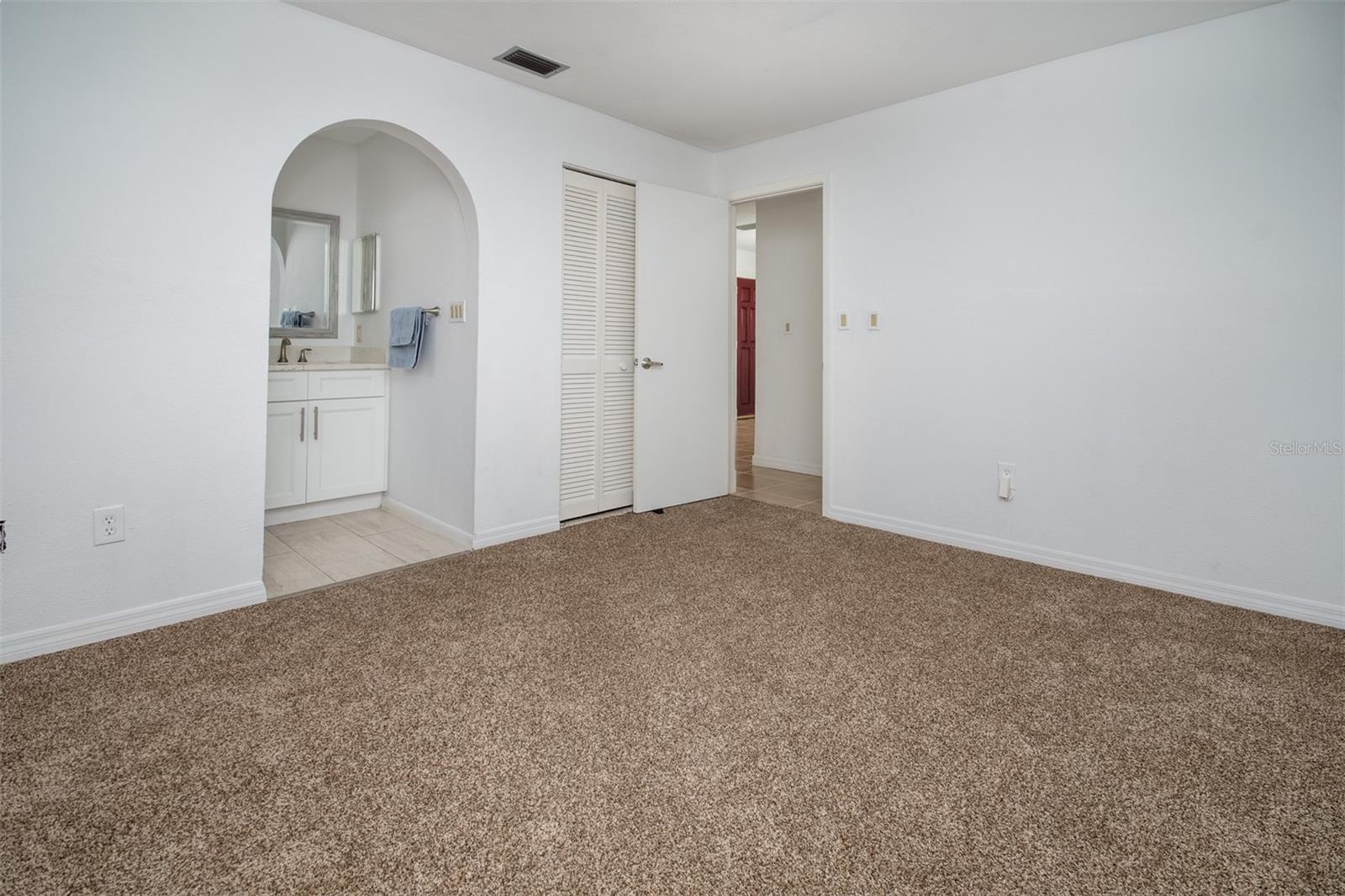 Image 22 of 33 For 2504 Hibiscus Drive W