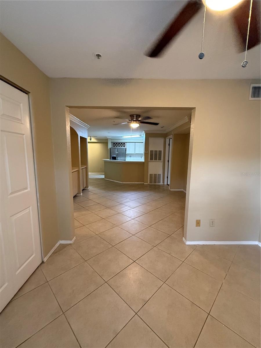 Image 10 of 23 For 827 Camargo Way 205